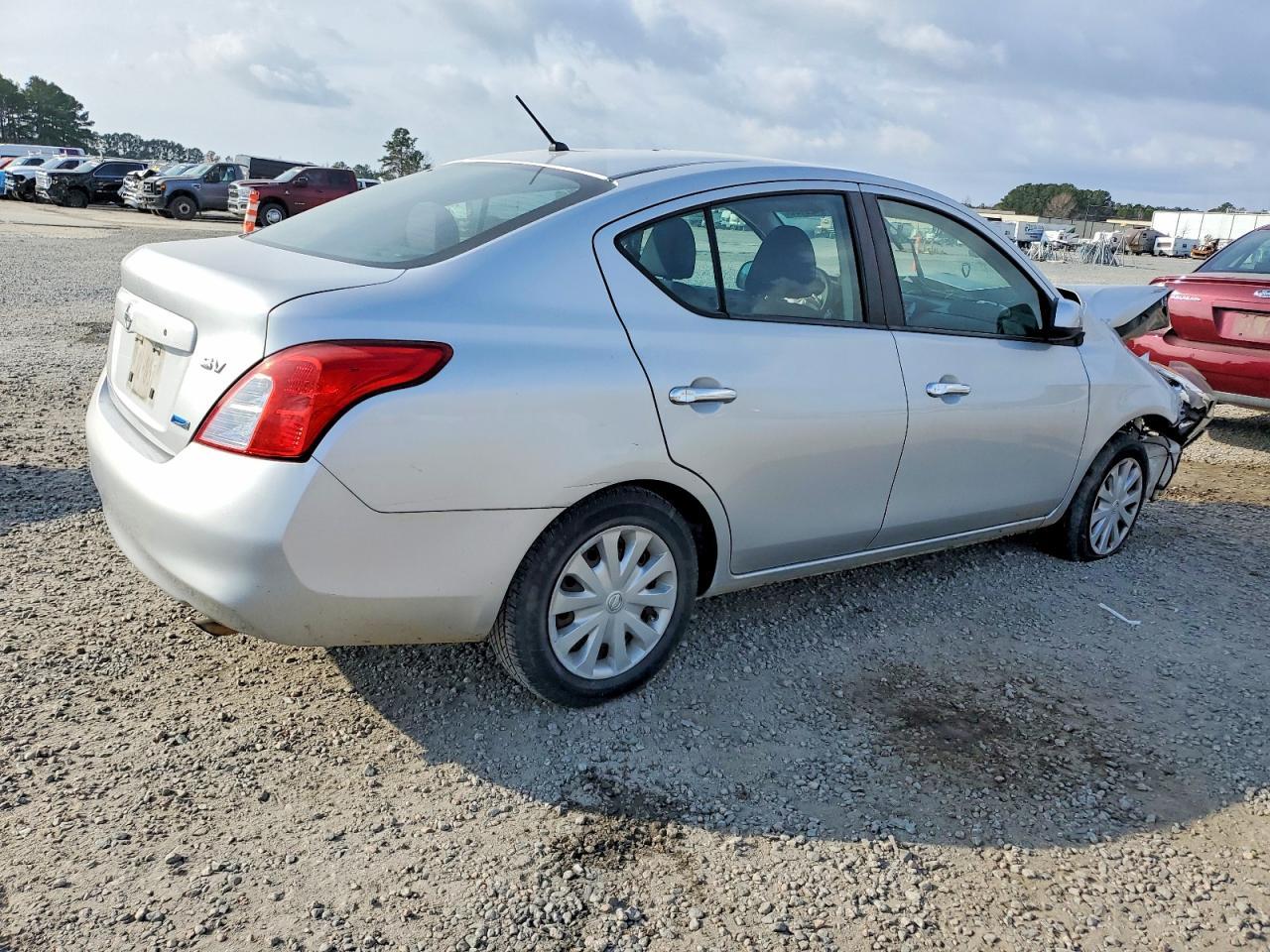 2012 NISSAN VERSA