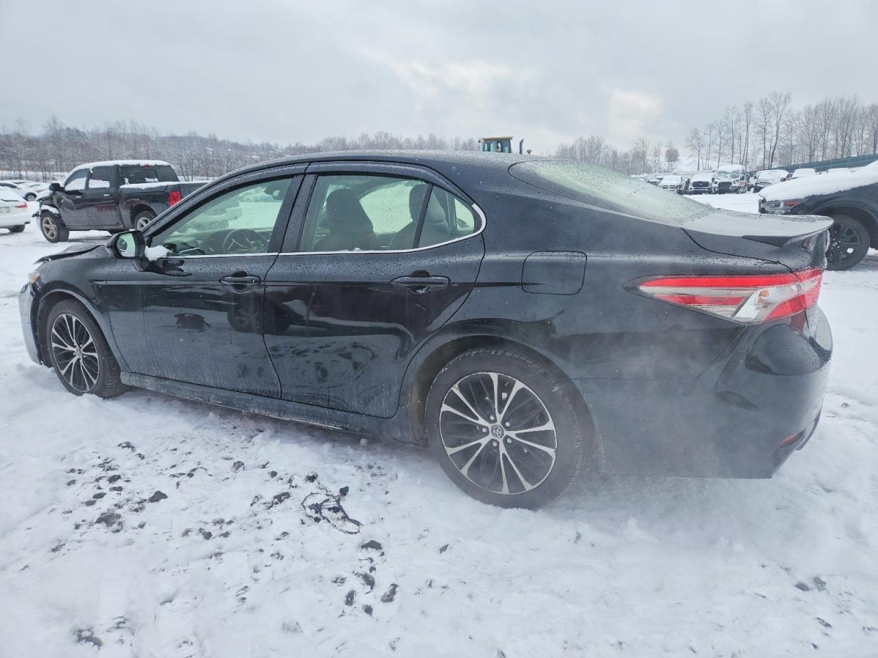2018 TOYOTA CAMRY