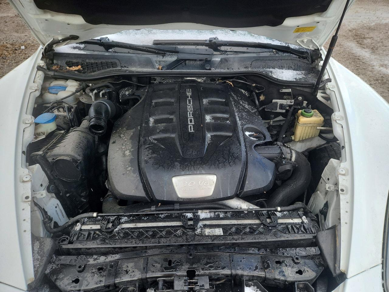 2013 PORSCHE CAYENNE