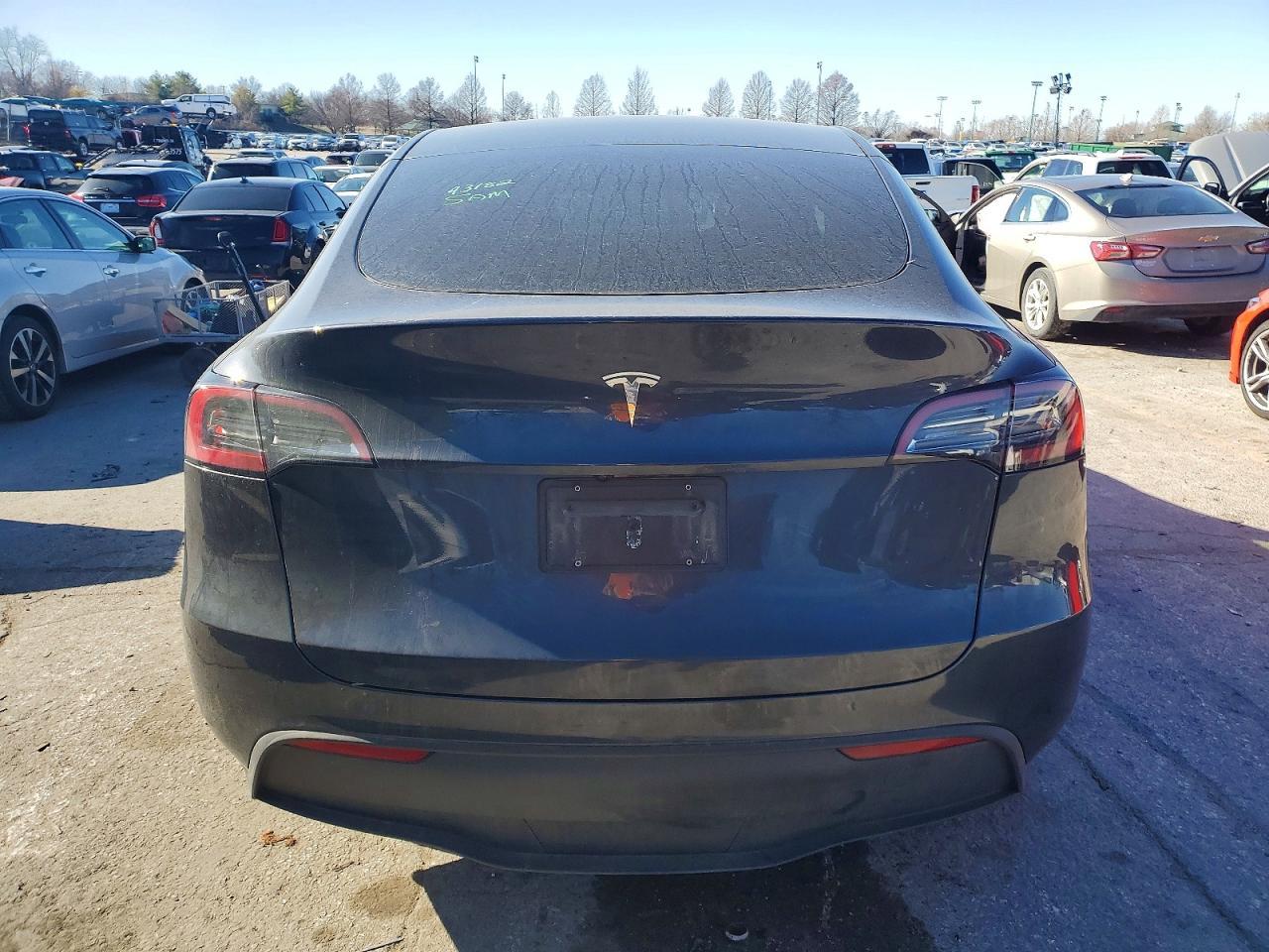 2024 TESLA MODEL Y