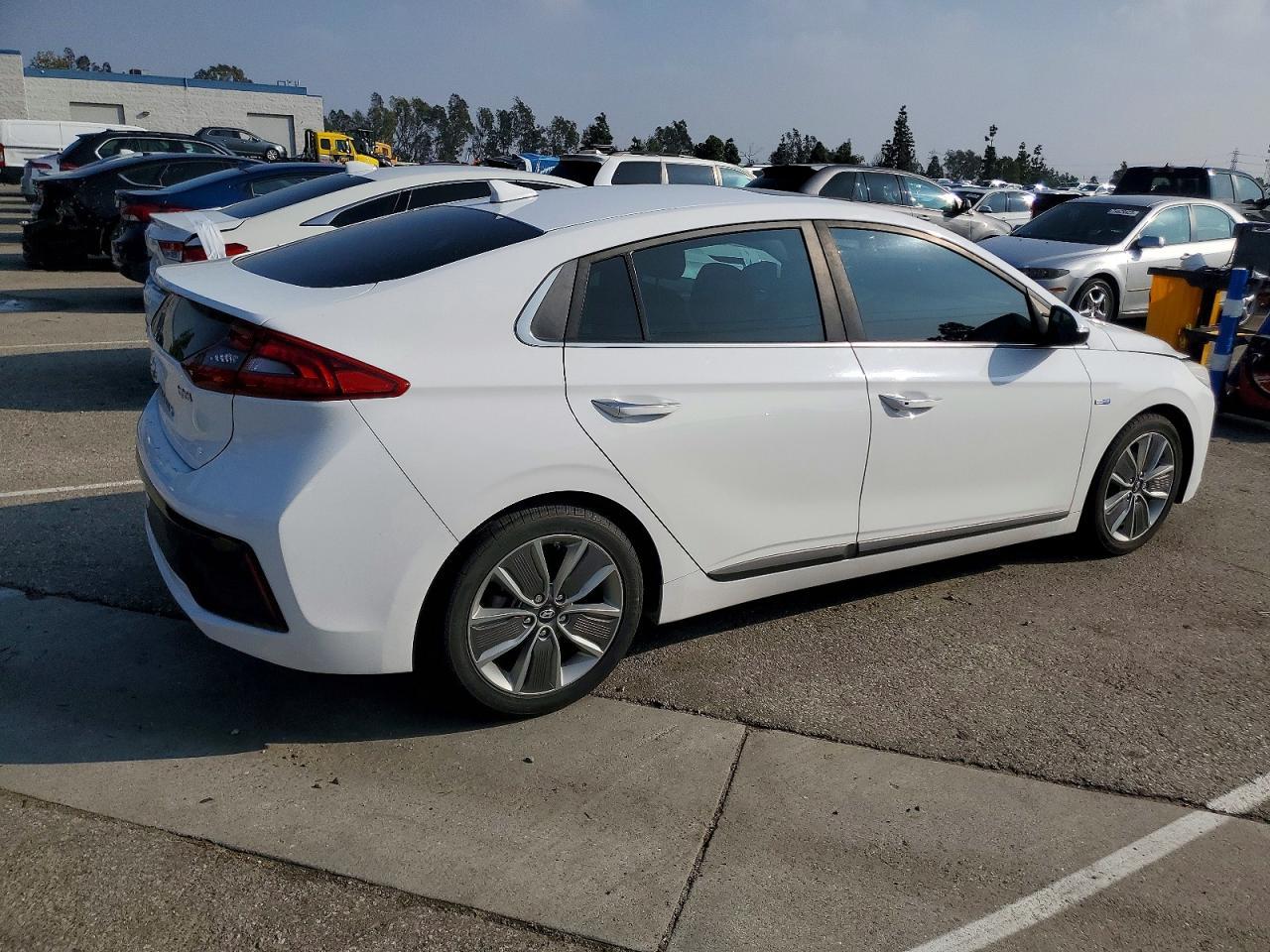 2018 HYUNDAI Ioniq