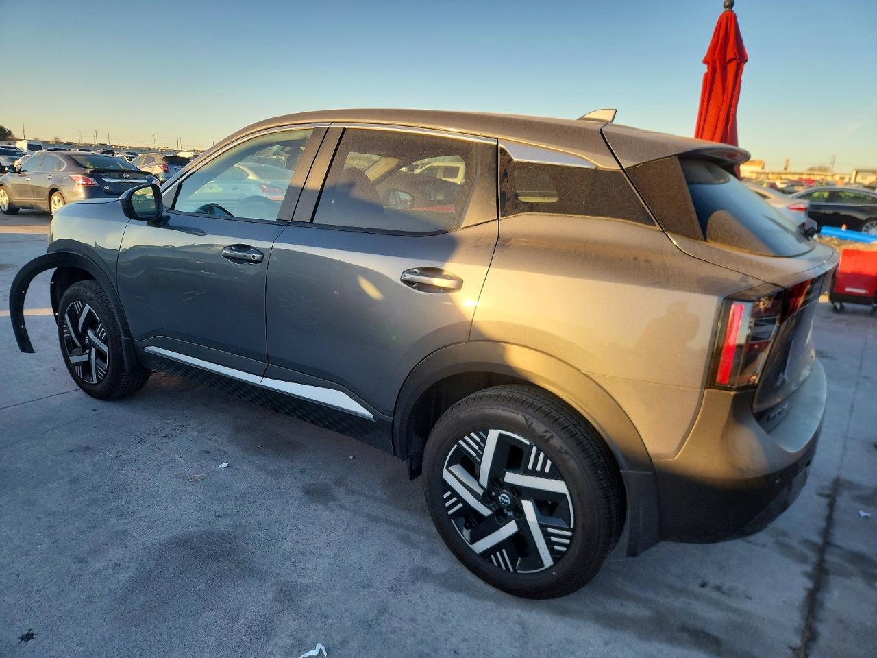 2025 NISSAN KICKS