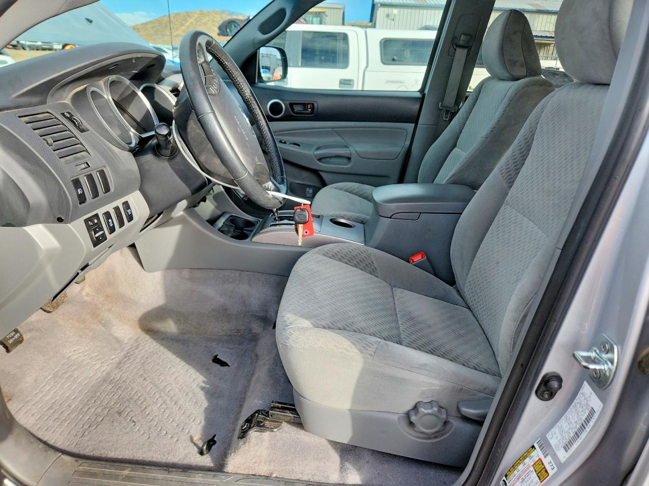 2011 TOYOTA TACOMA
