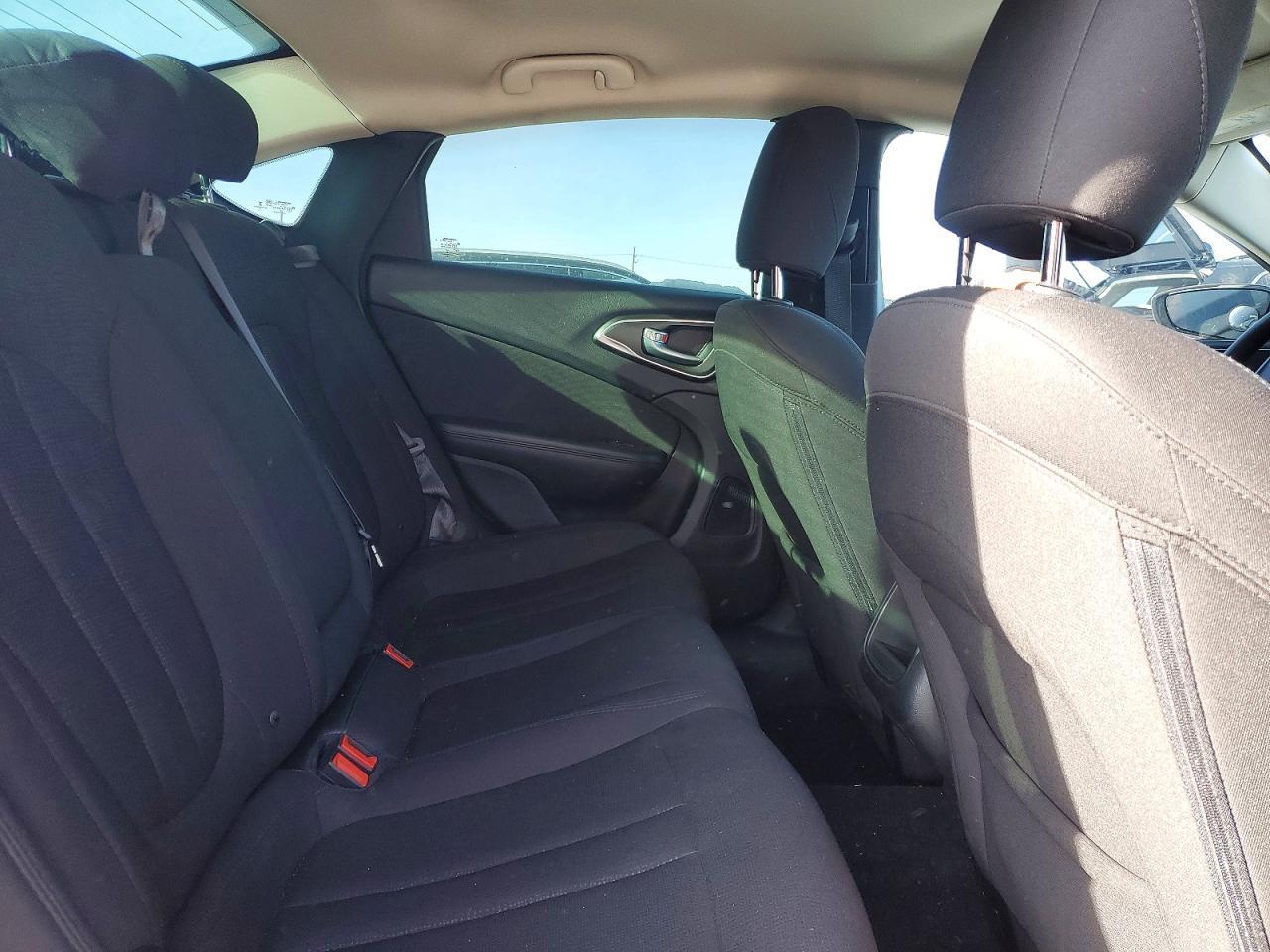2015 CHRYSLER 200