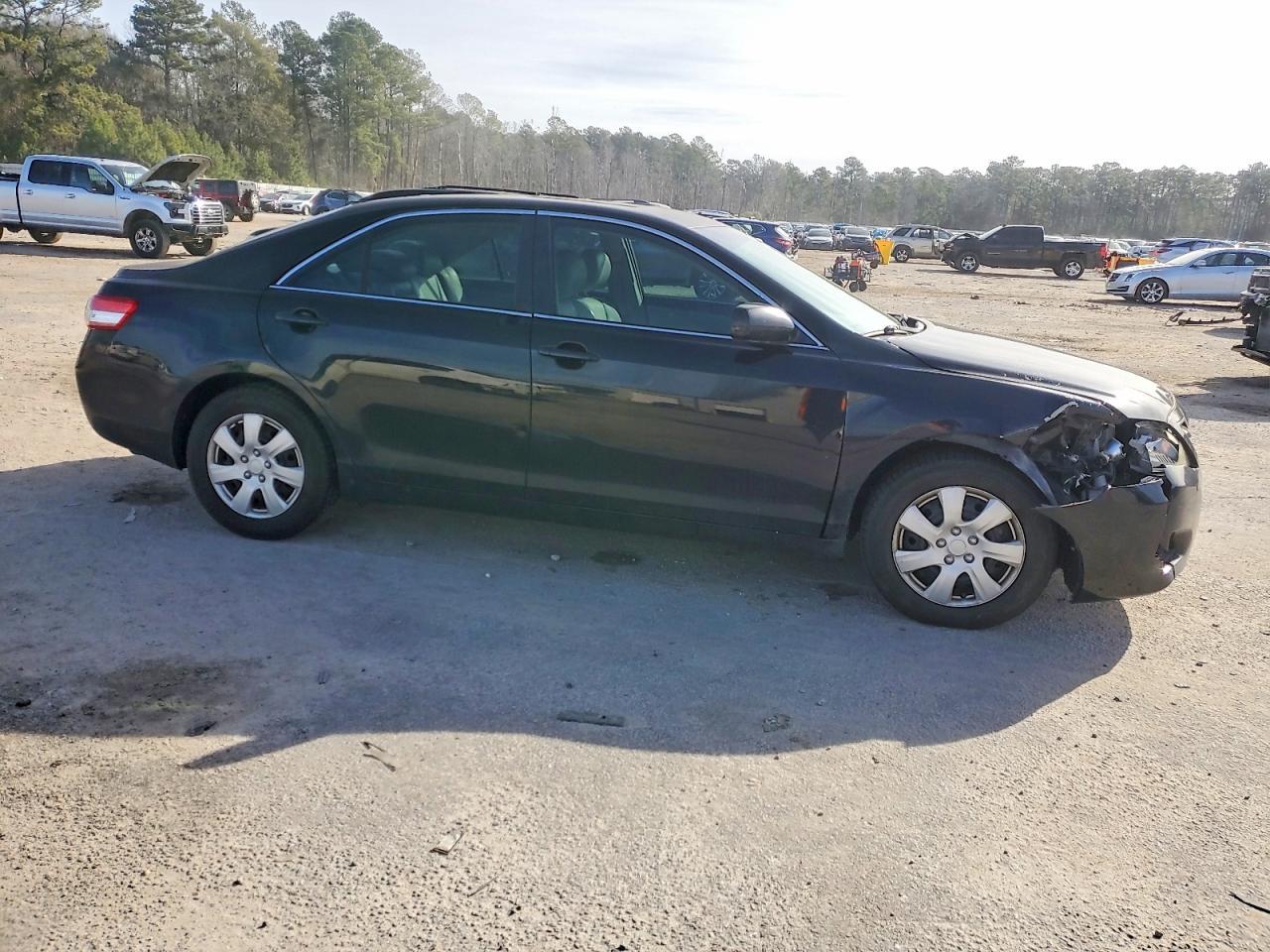 2011 TOYOTA CAMRY