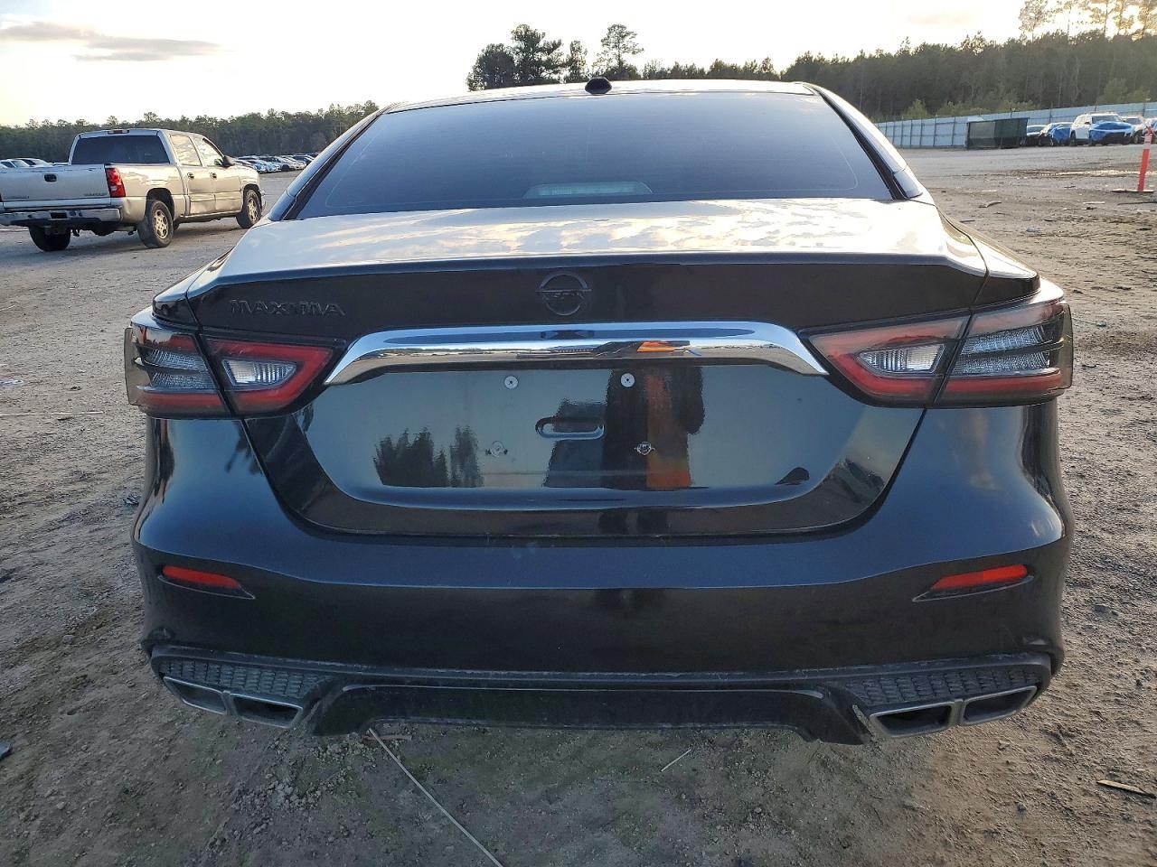2019 NISSAN Maxima