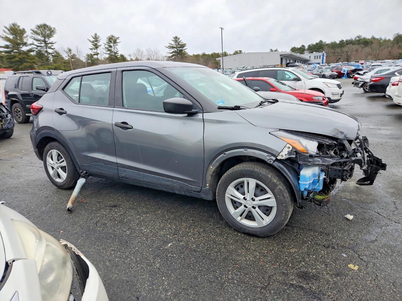 2021 NISSAN KICKS