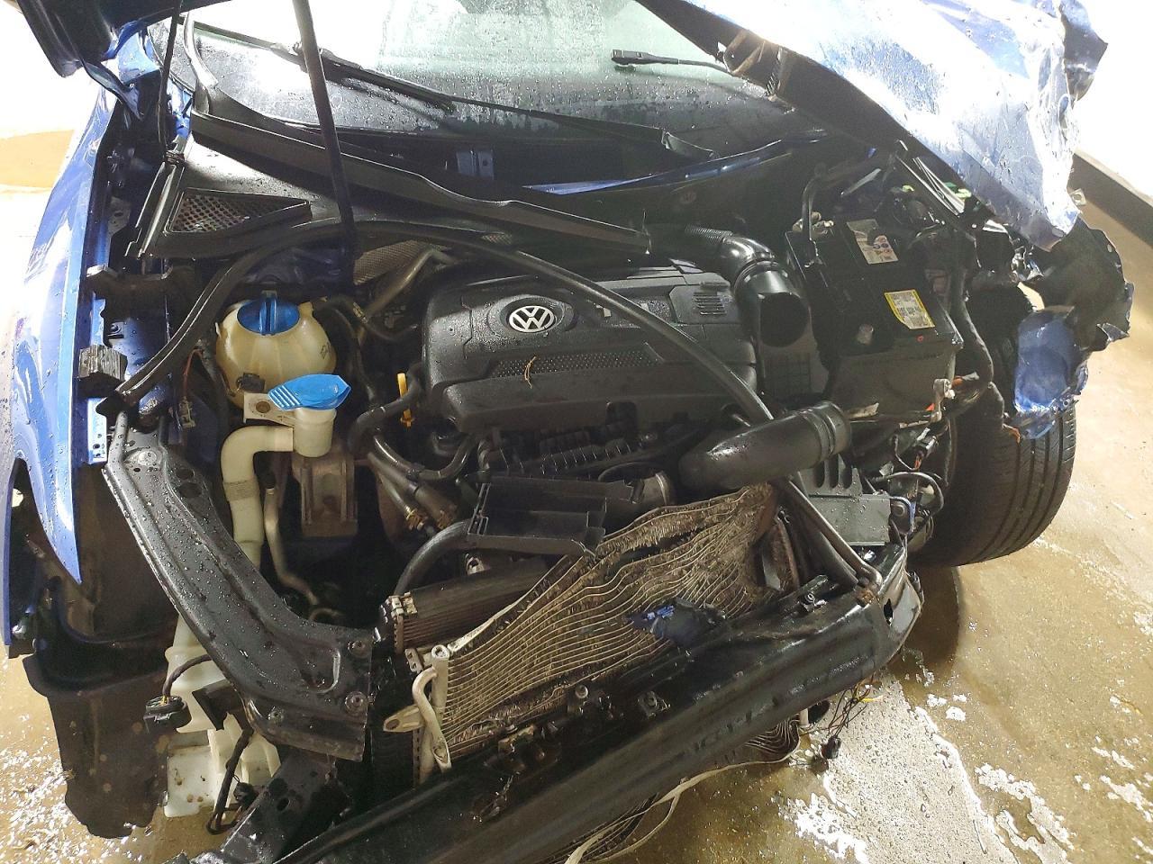 2016 VOLKSWAGEN Passat