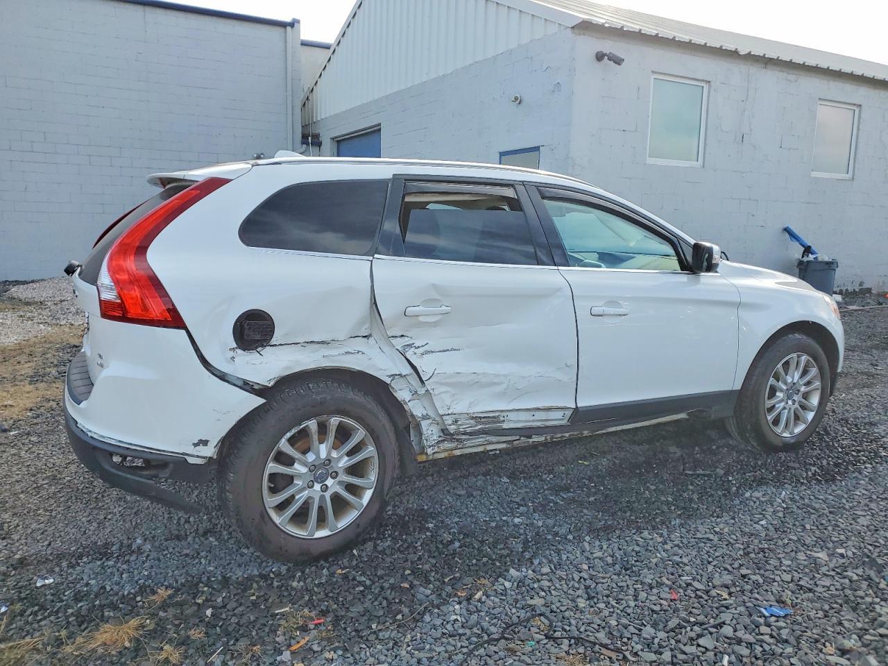 2010 VOLVO XC60