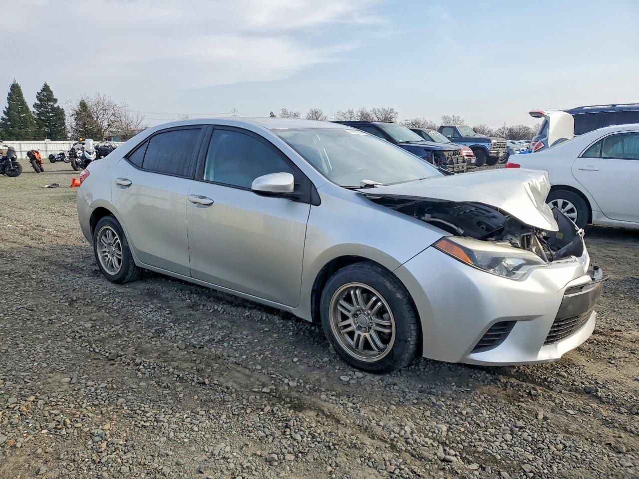 2015 TOYOTA COROLLA