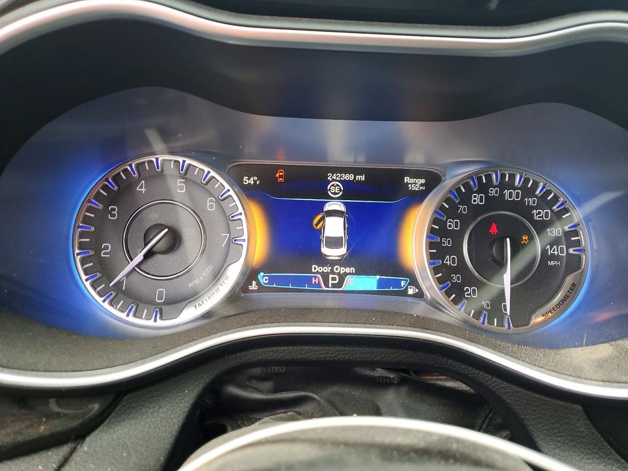 2015 CHRYSLER 200