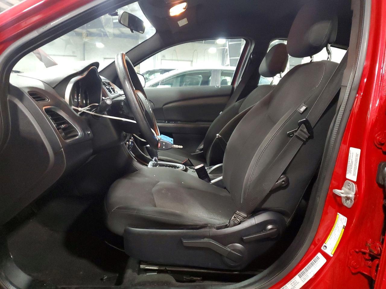 2013 DODGE Avenger
