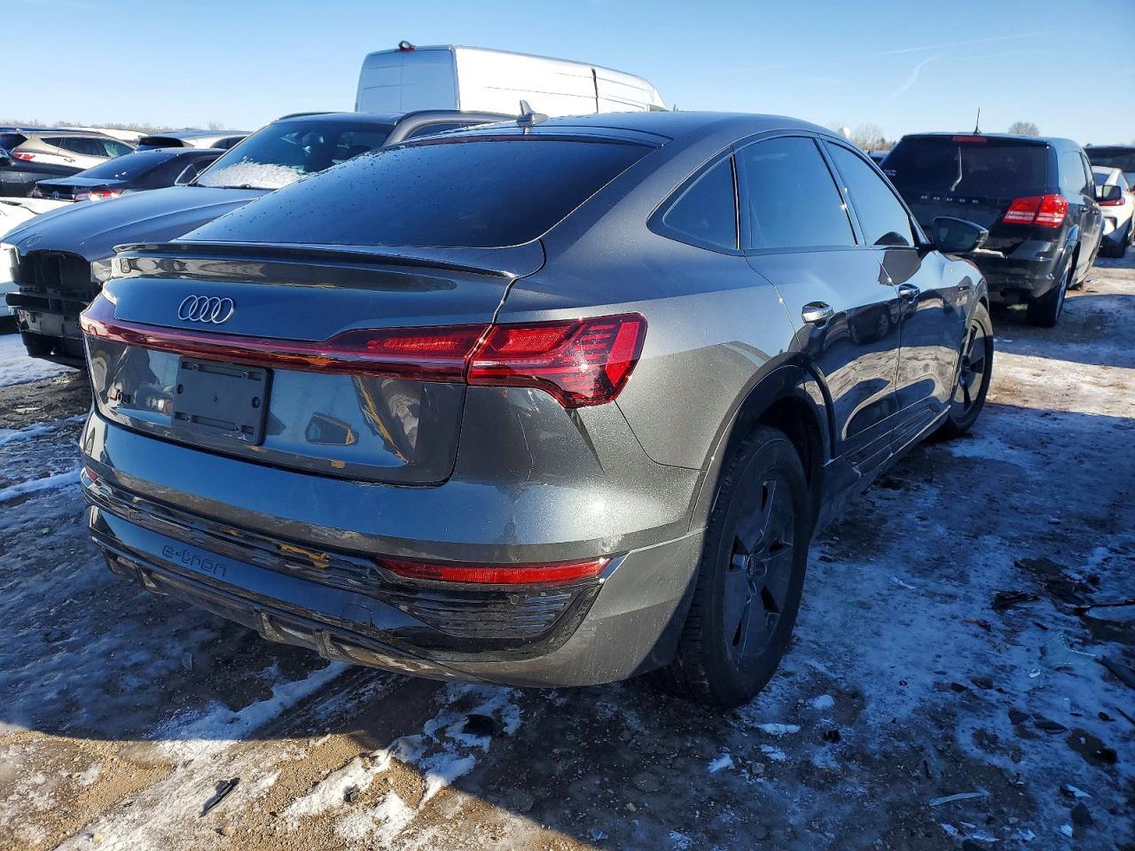 2024 AUDI Q8