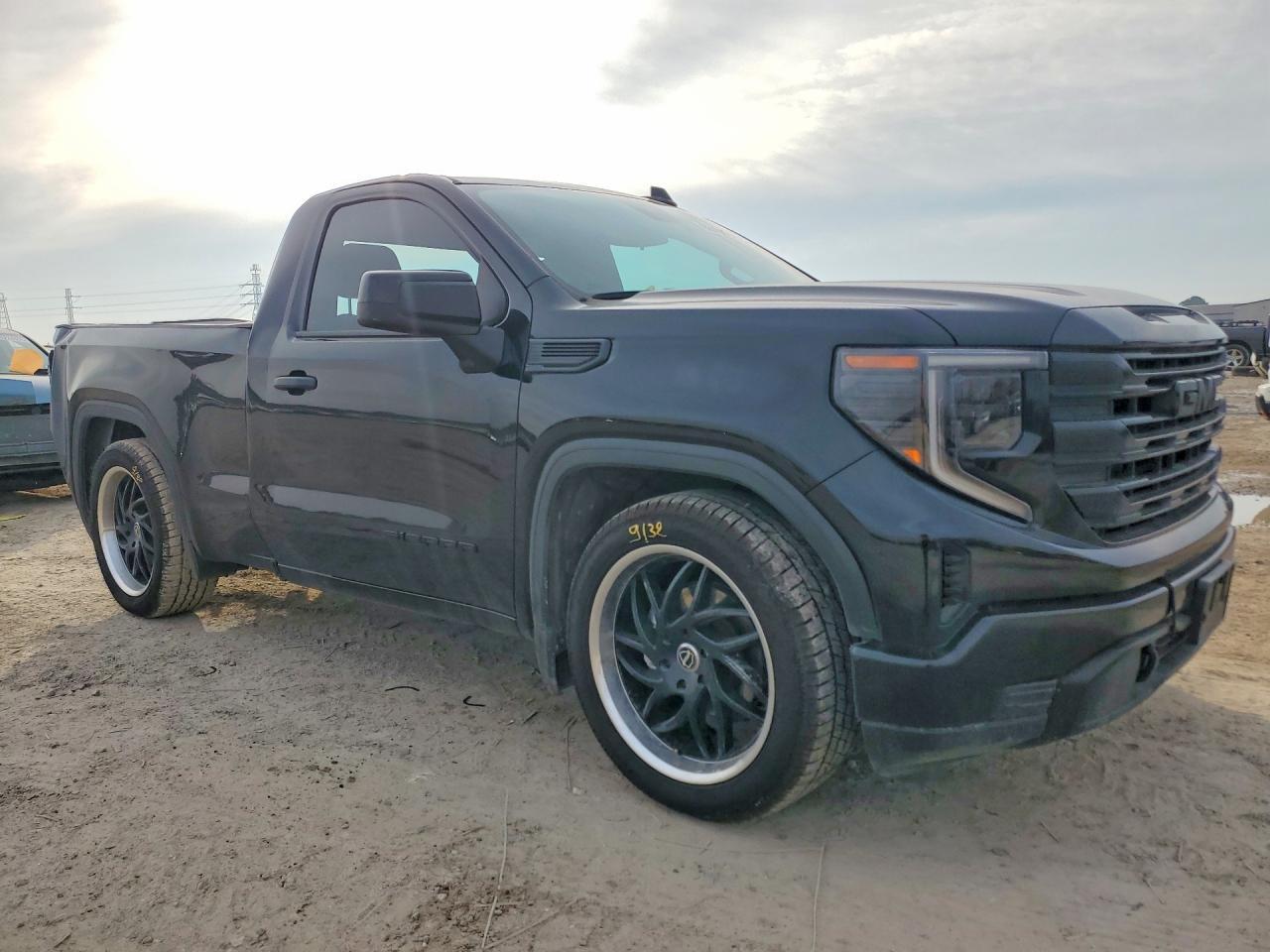 2024 GMC Sierra