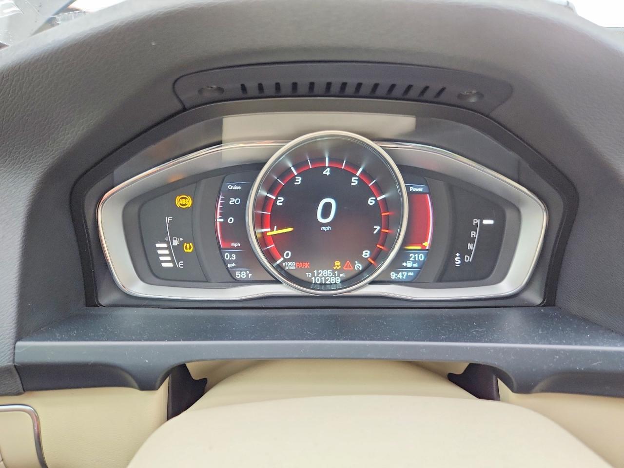 2015 VOLVO S60