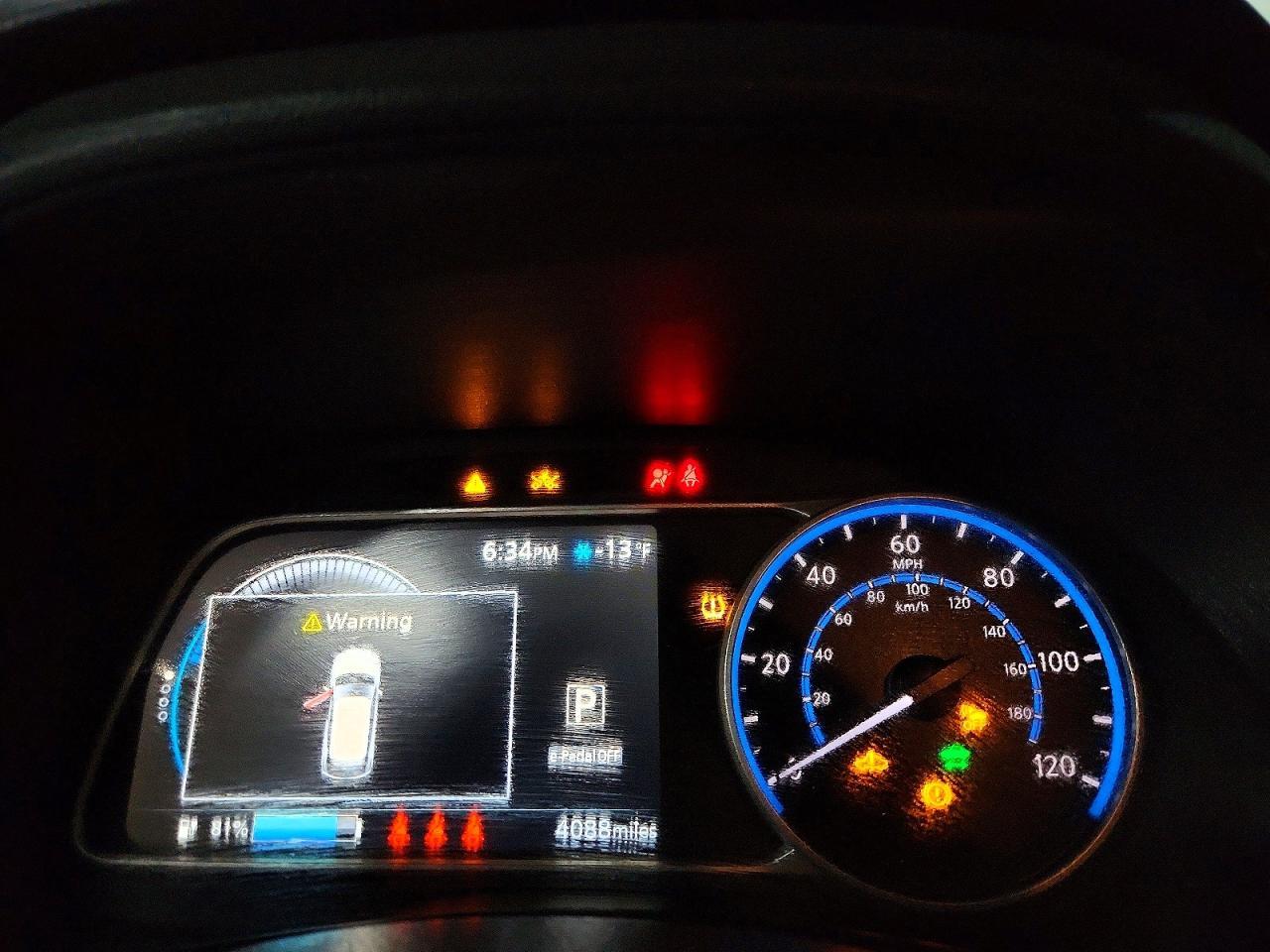 2025 NISSAN LEAF