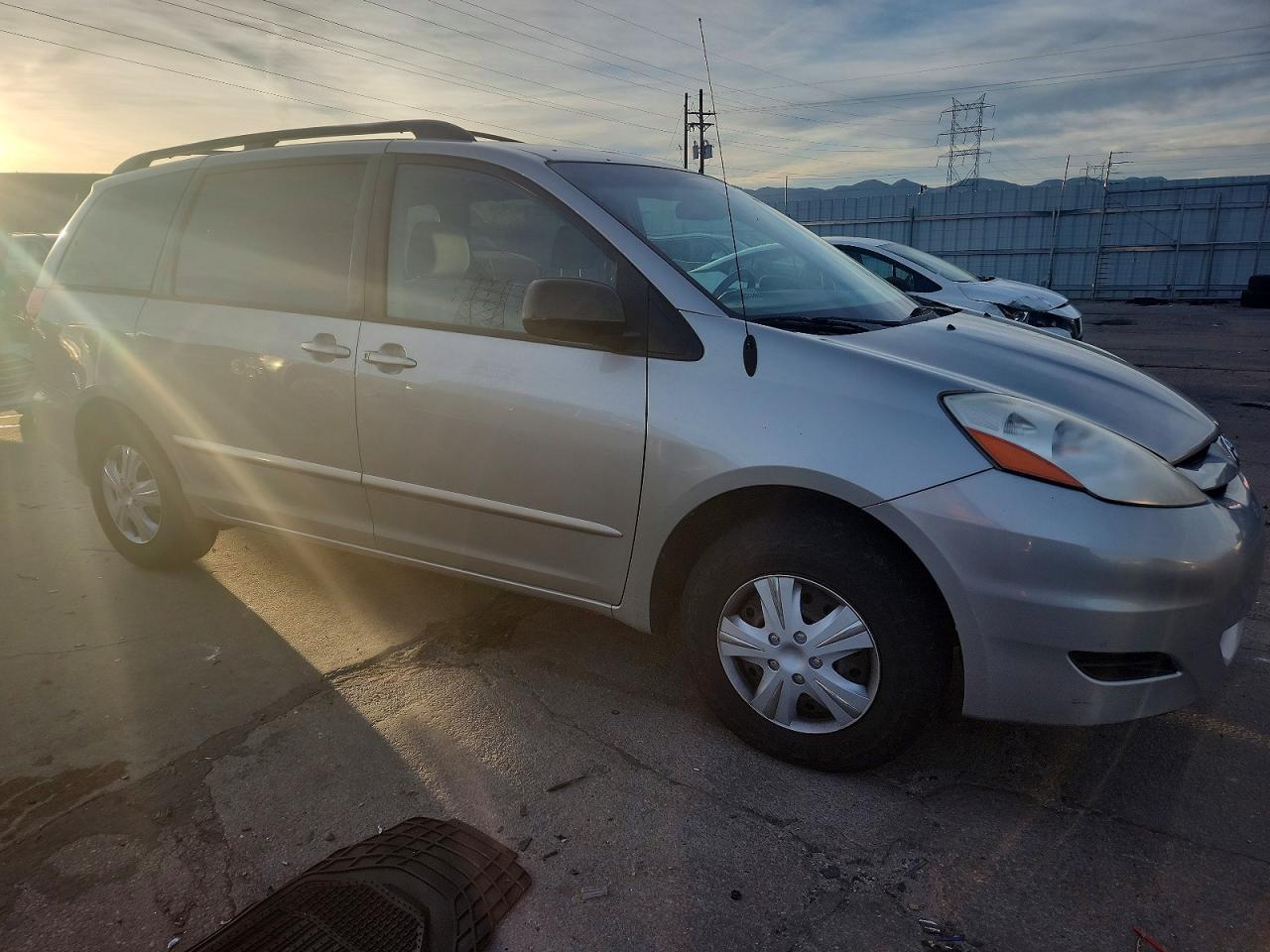 2006 TOYOTA SIENNA