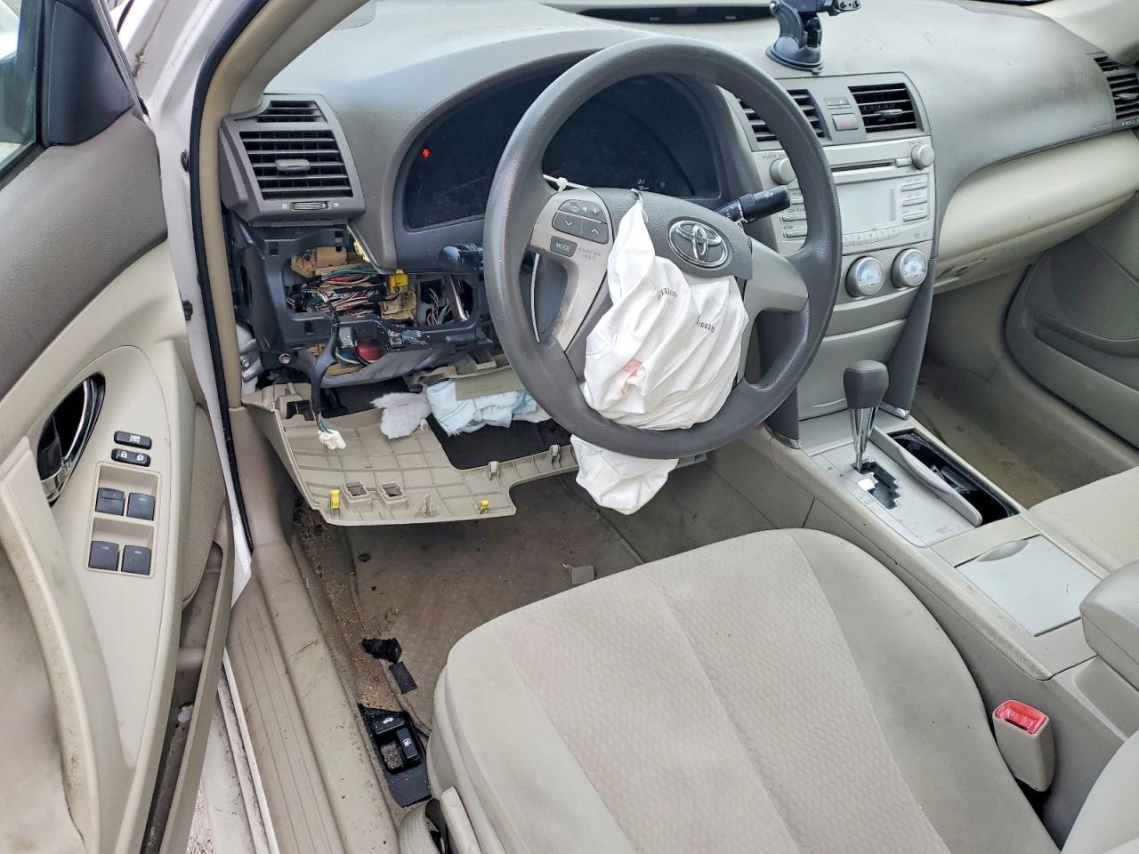 2011 TOYOTA CAMRY