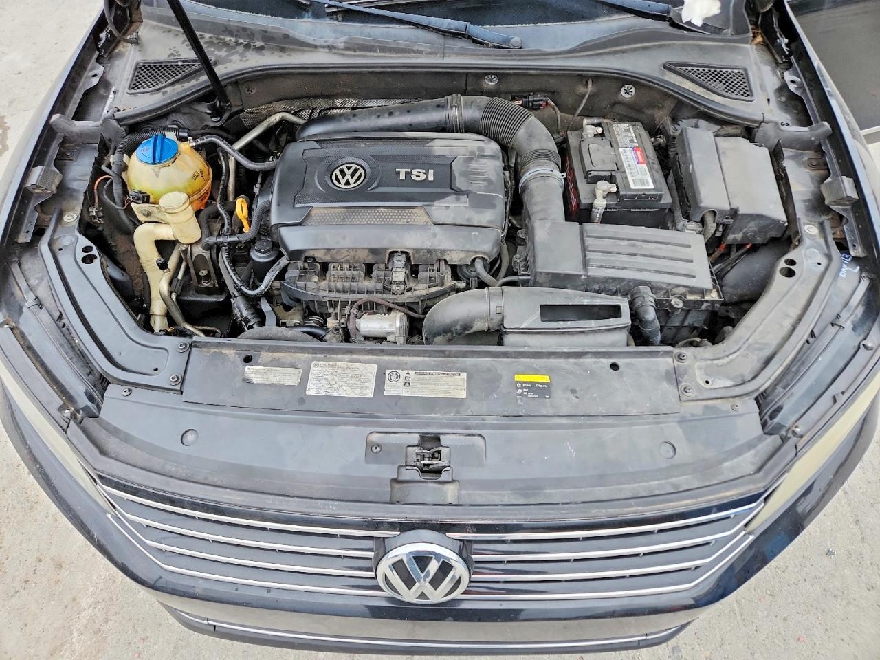 2016 VOLKSWAGEN Passat