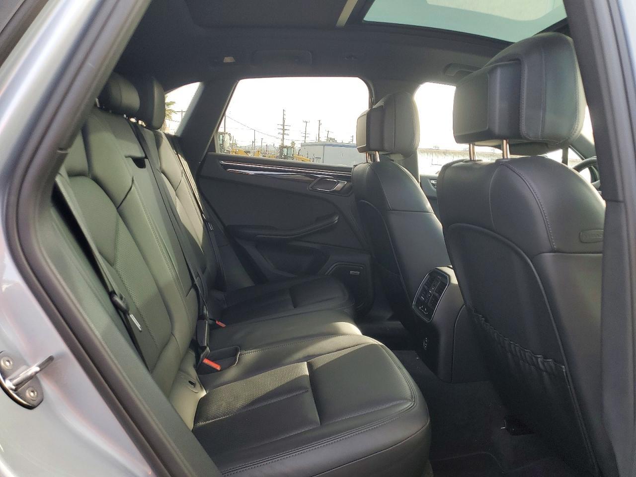 2022 PORSCHE Macan