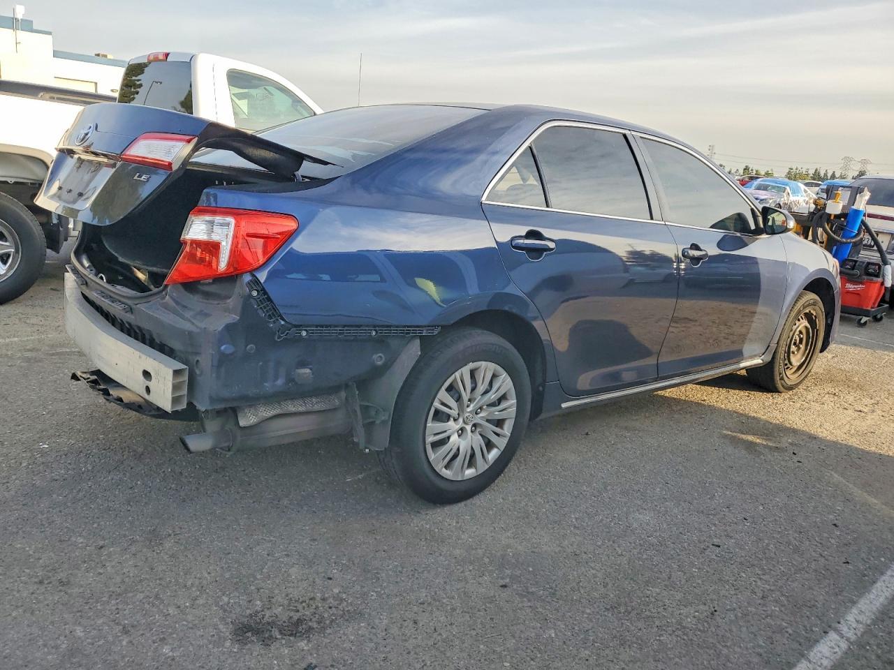 2014 TOYOTA CAMRY