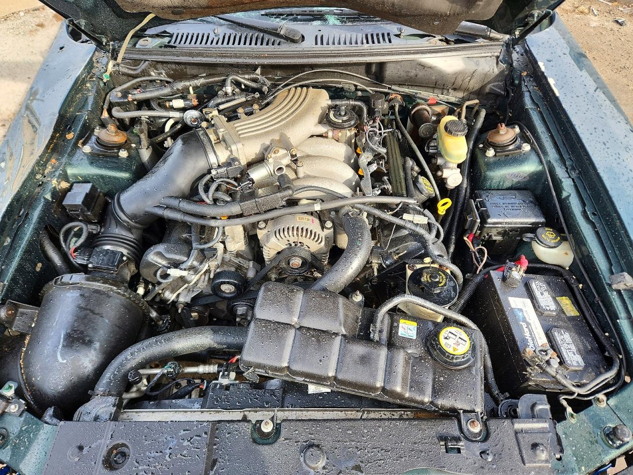 2001 FORD MUSTANG