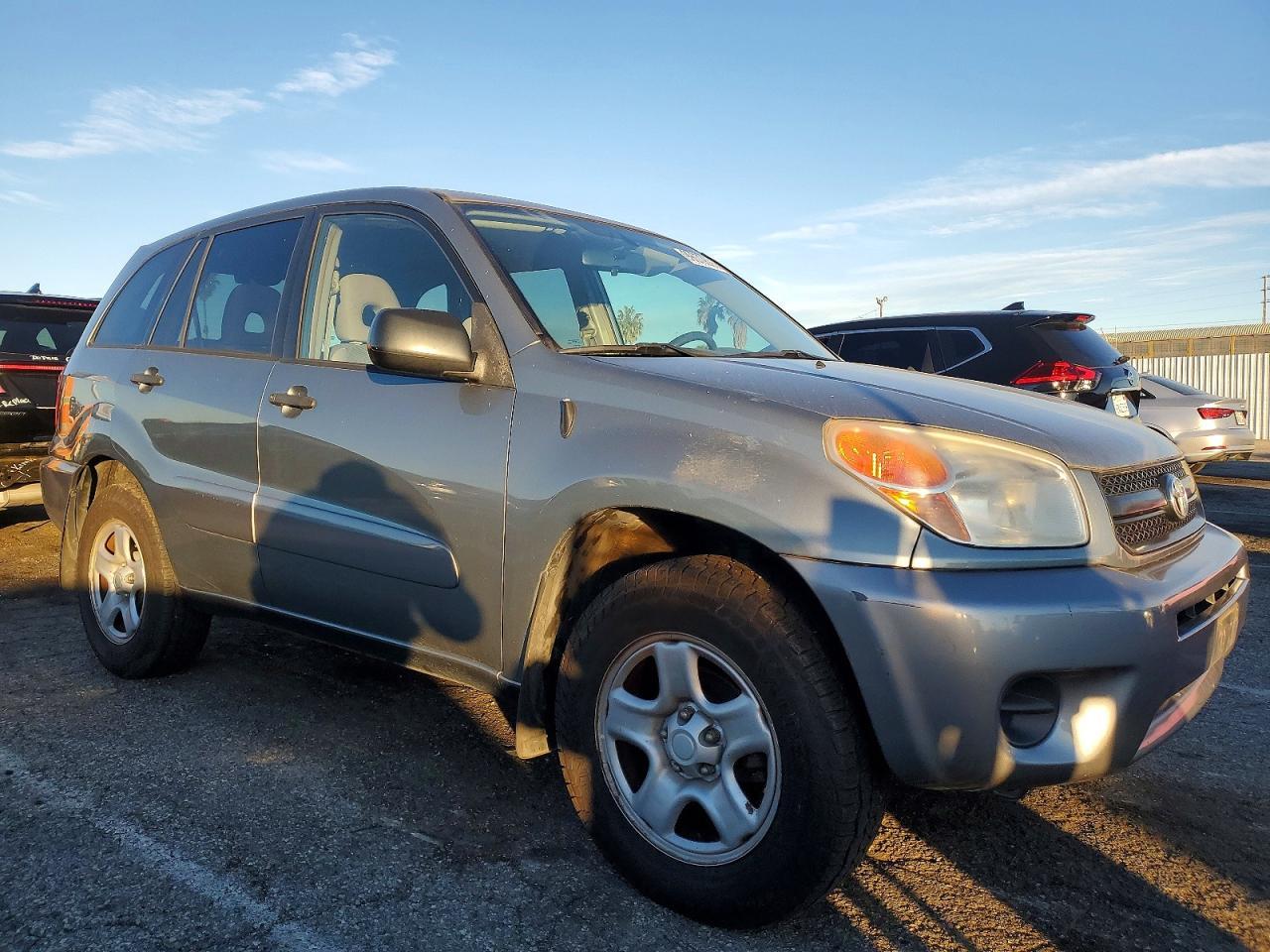 2004 TOYOTA RAV4