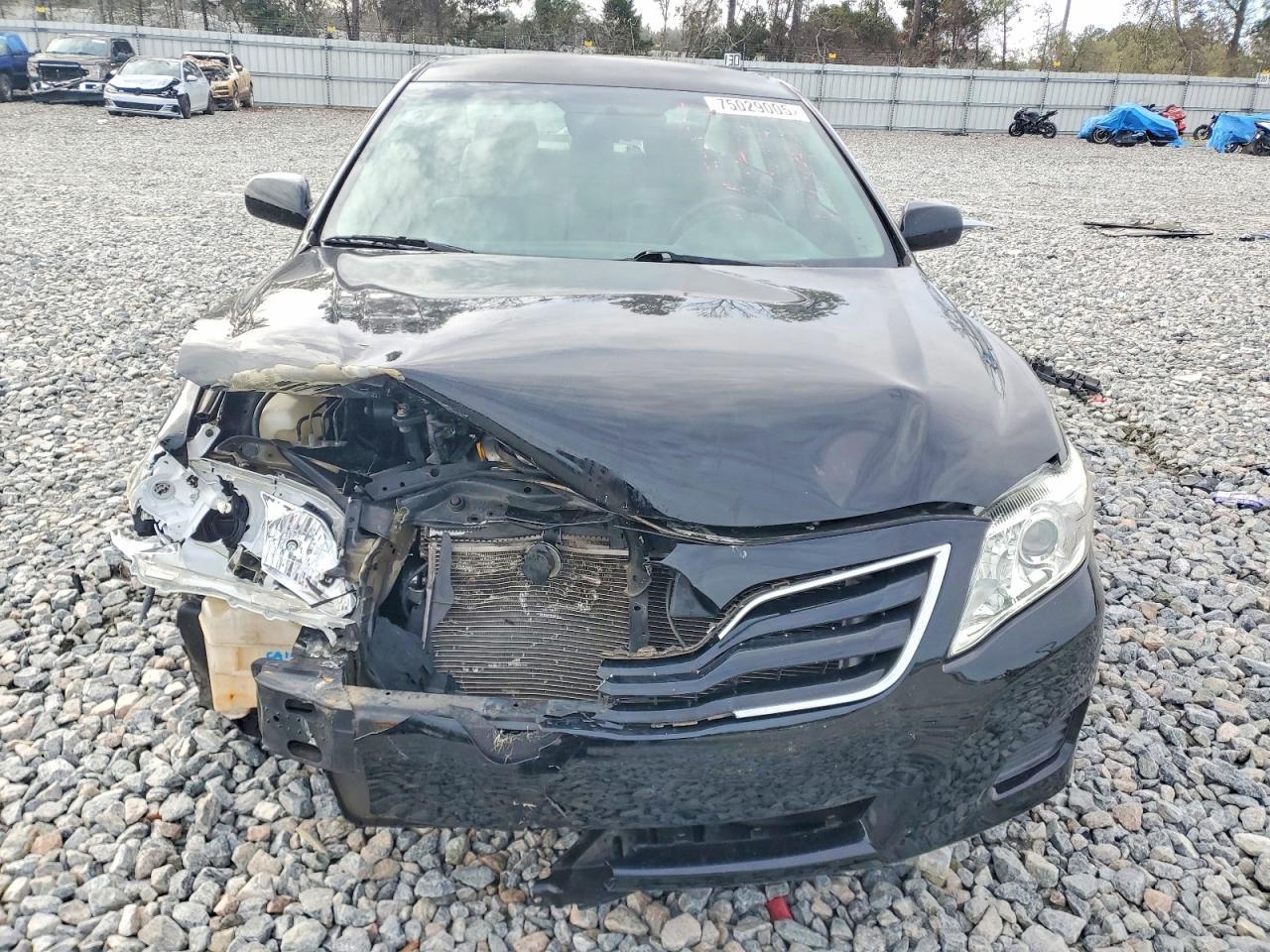 2011 TOYOTA CAMRY