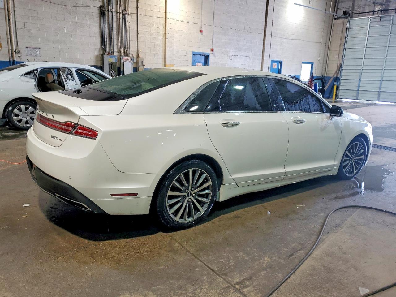 2017 LINCOLN MKZ