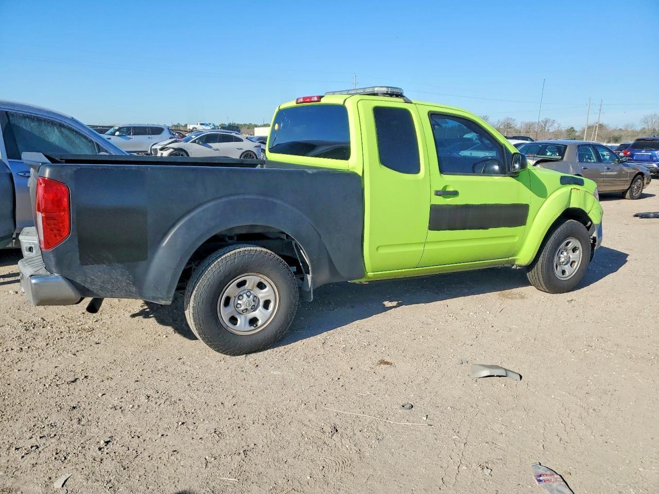2015 NISSAN Frontier
