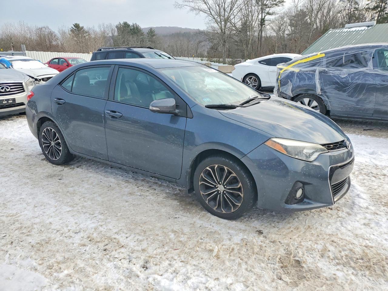 2015 TOYOTA COROLLA