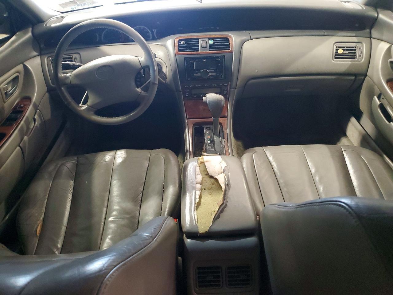 2001 TOYOTA Avalon