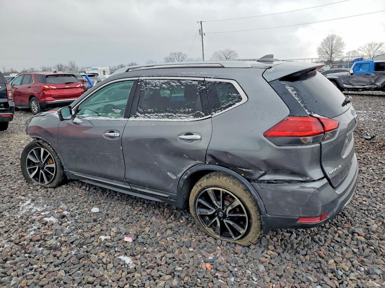 2017 NISSAN ROGUE