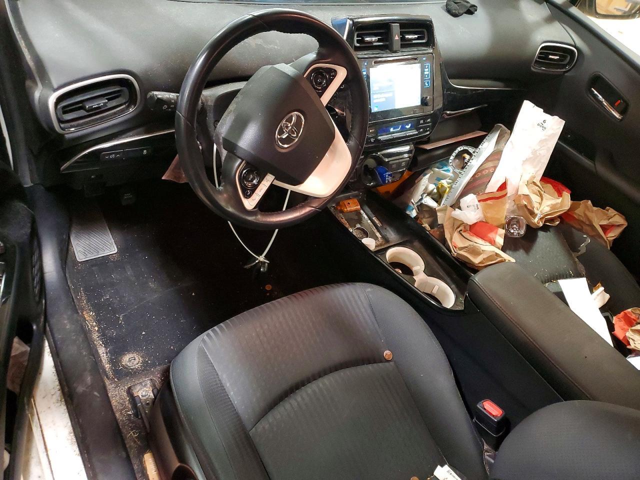 2016 TOYOTA PRIUS