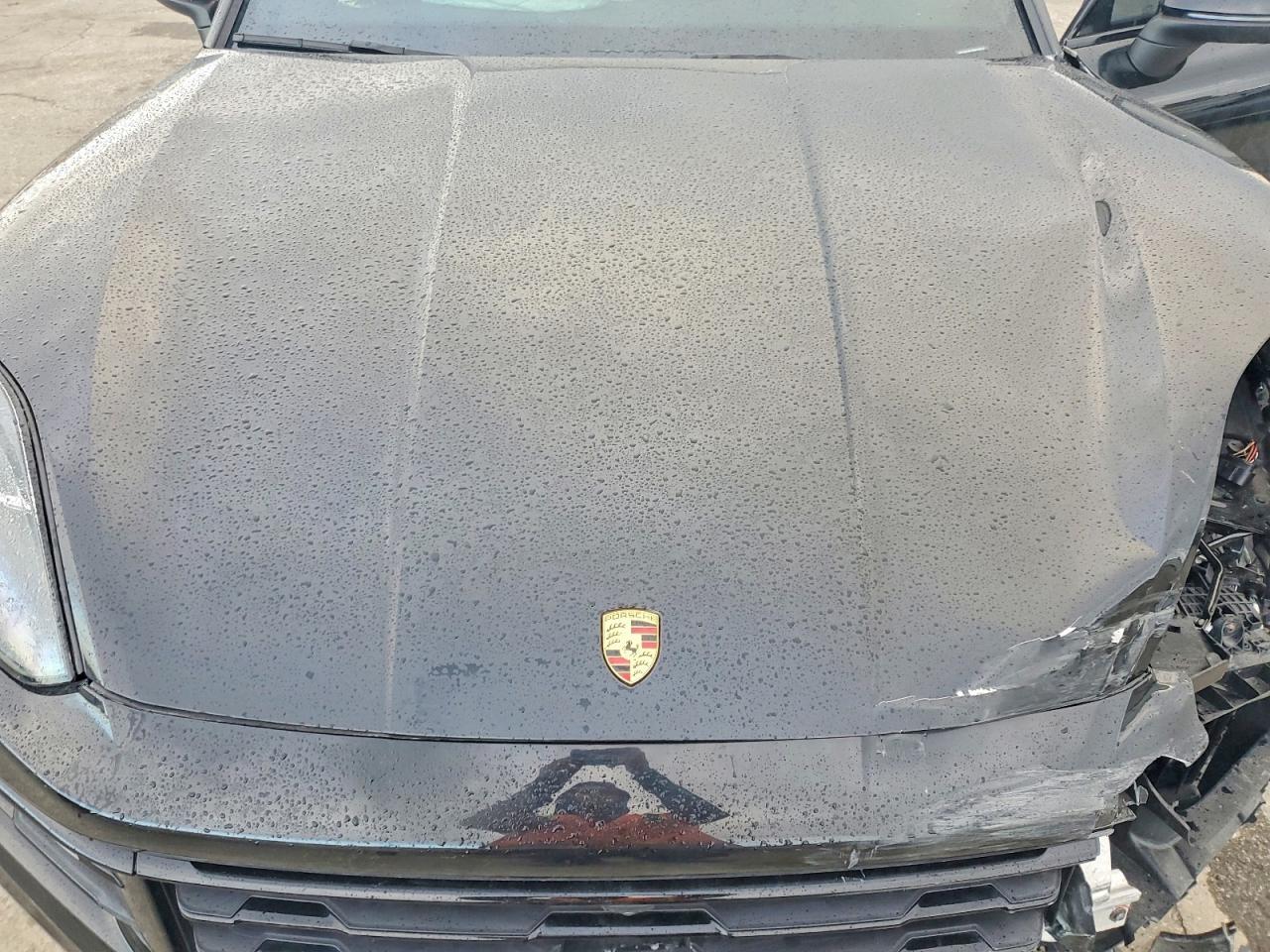 2024 PORSCHE CAYENNE