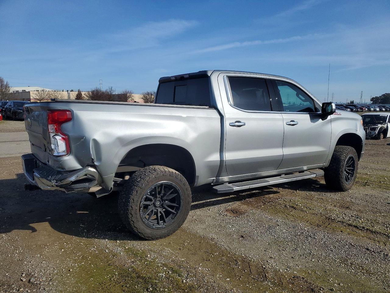 2024 CHEVROLET Silverado