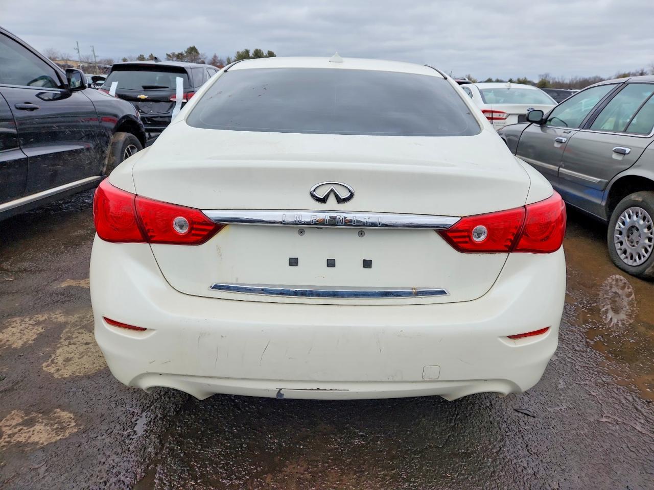 2016 INFINITI Q50