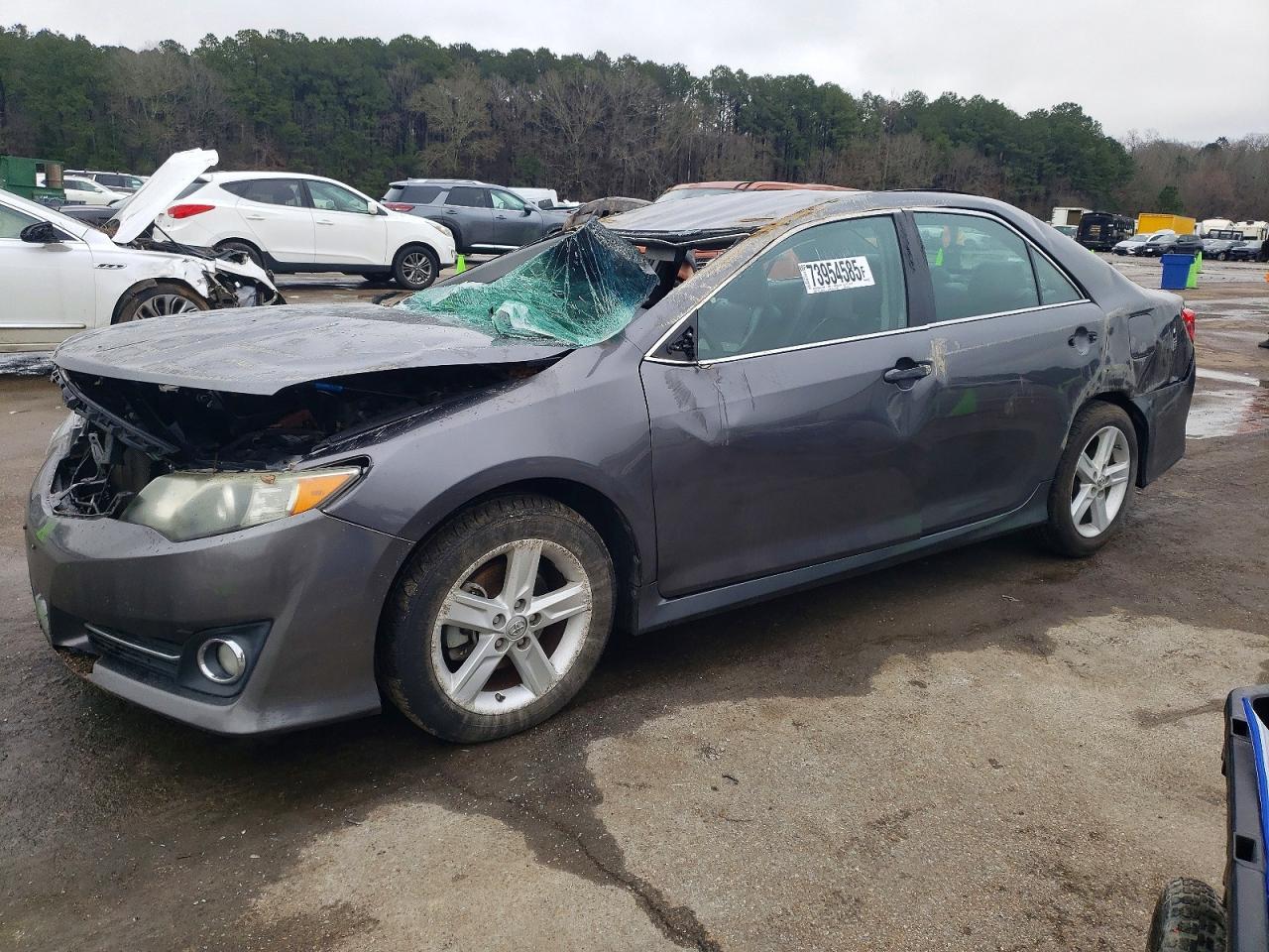 2014 TOYOTA CAMRY