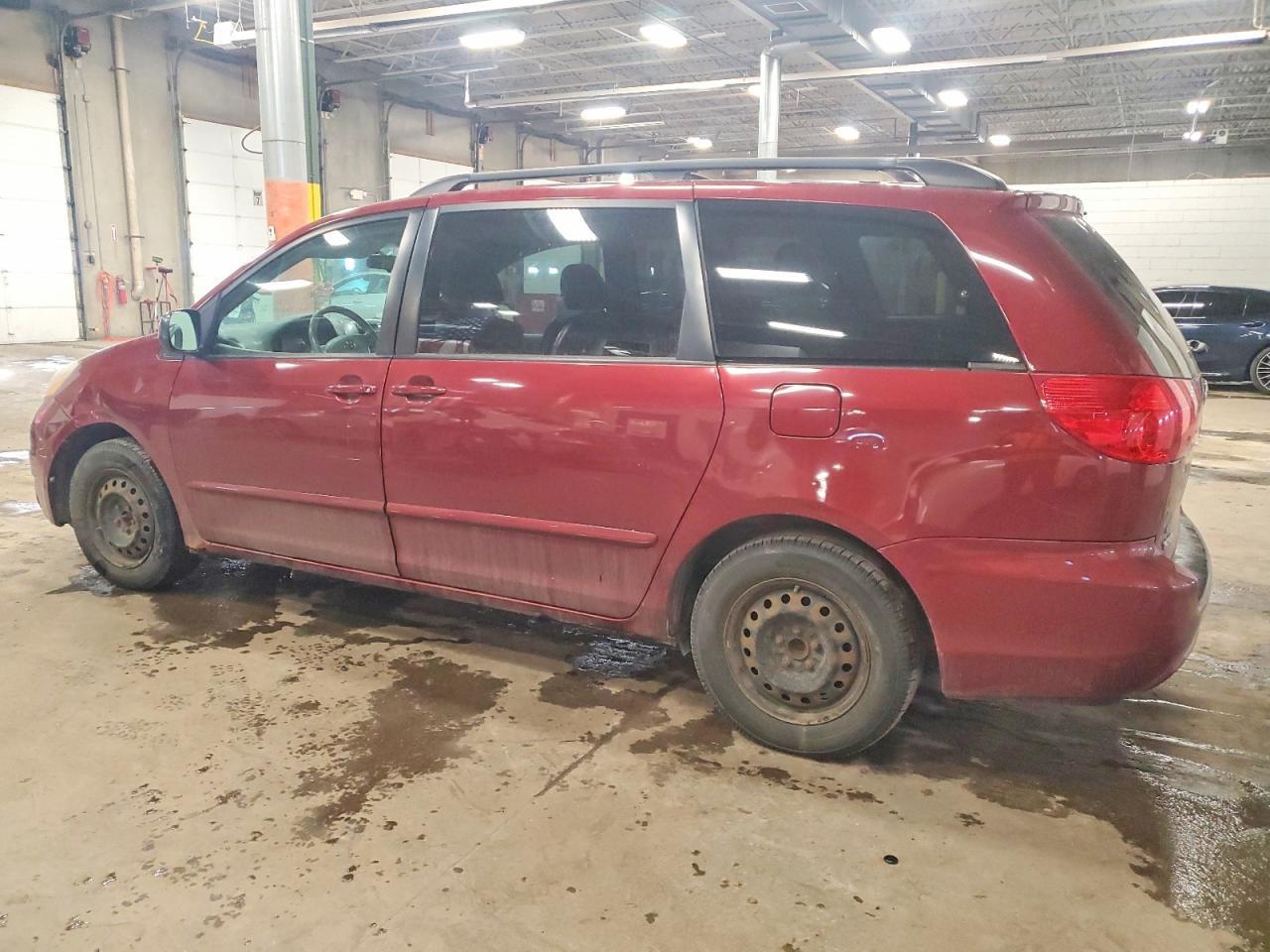 2009 TOYOTA SIENNA