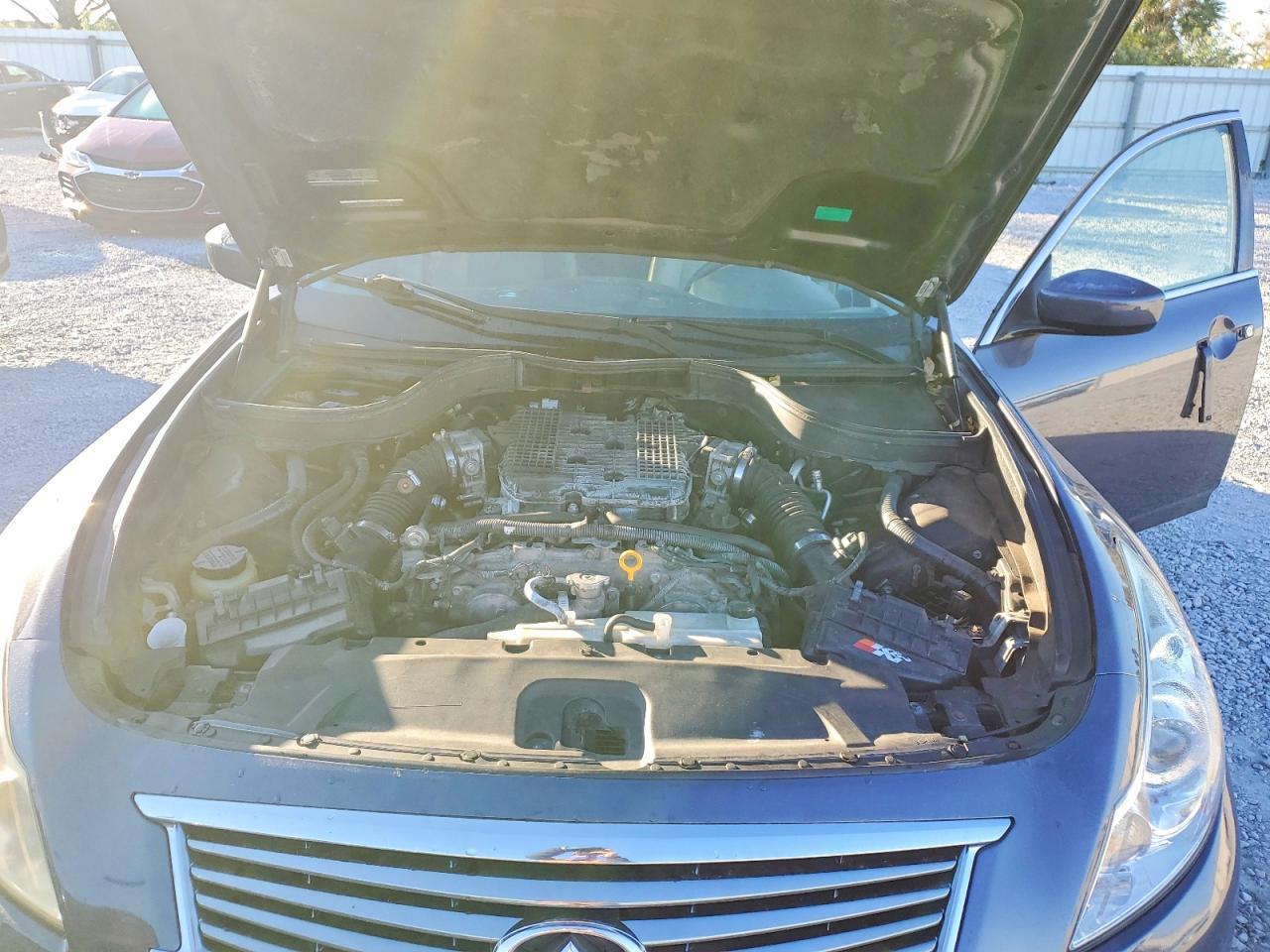 2012 INFINITI G37
