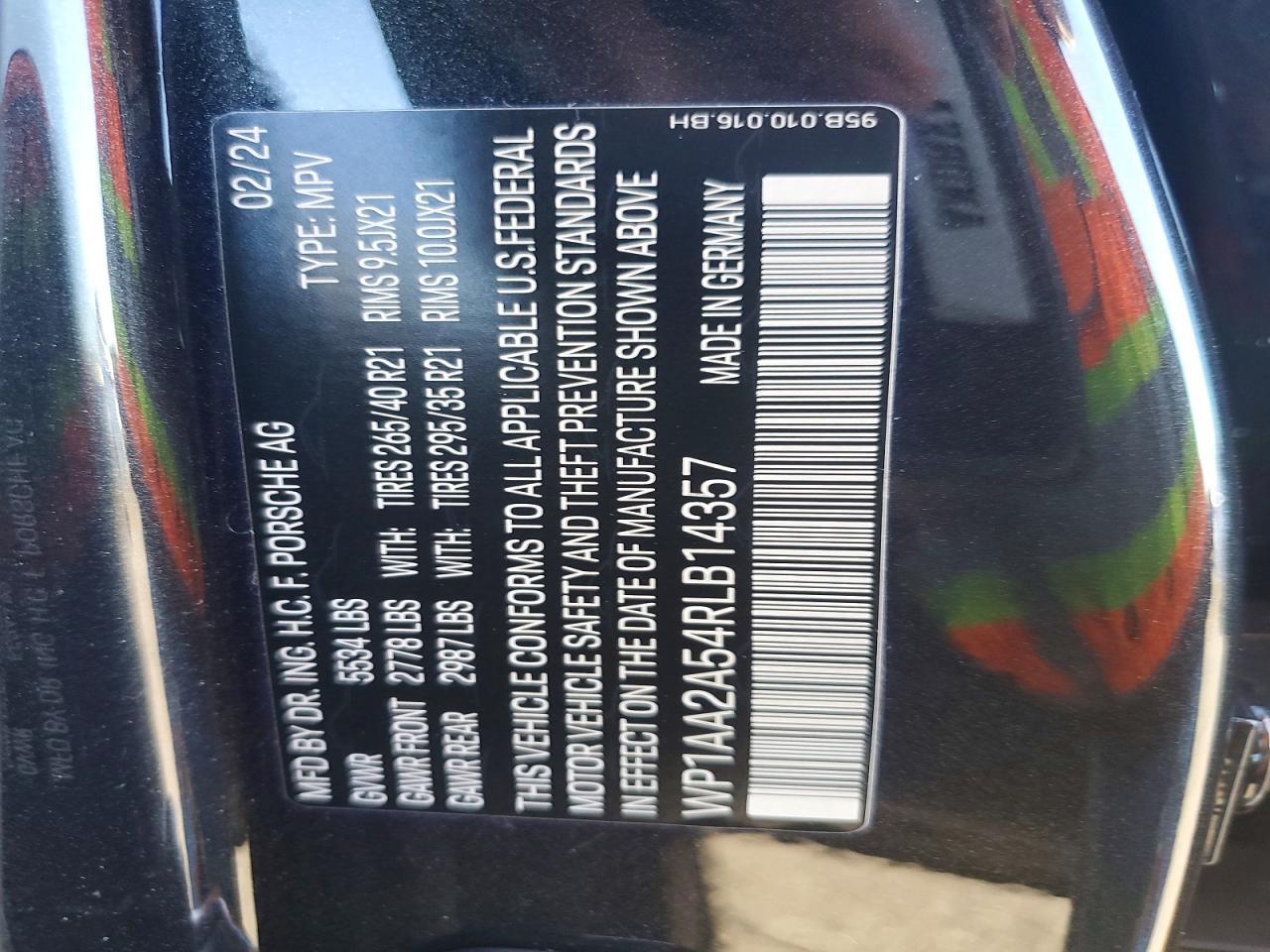 2024 PORSCHE Macan