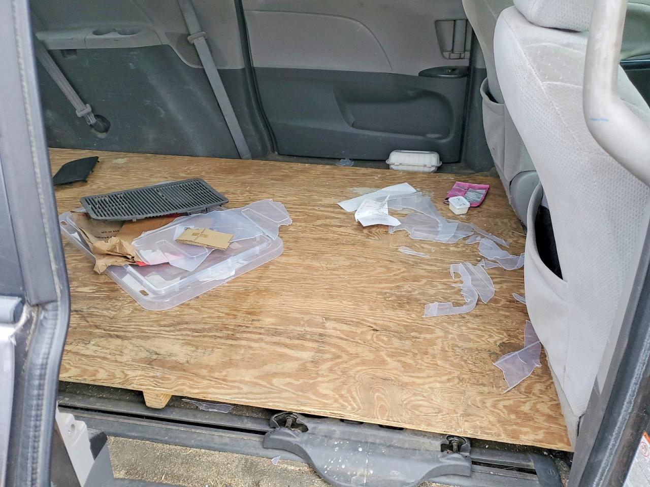 2015 TOYOTA SIENNA