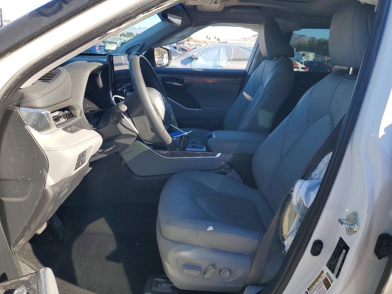 2024 TOYOTA HIGHLANDER