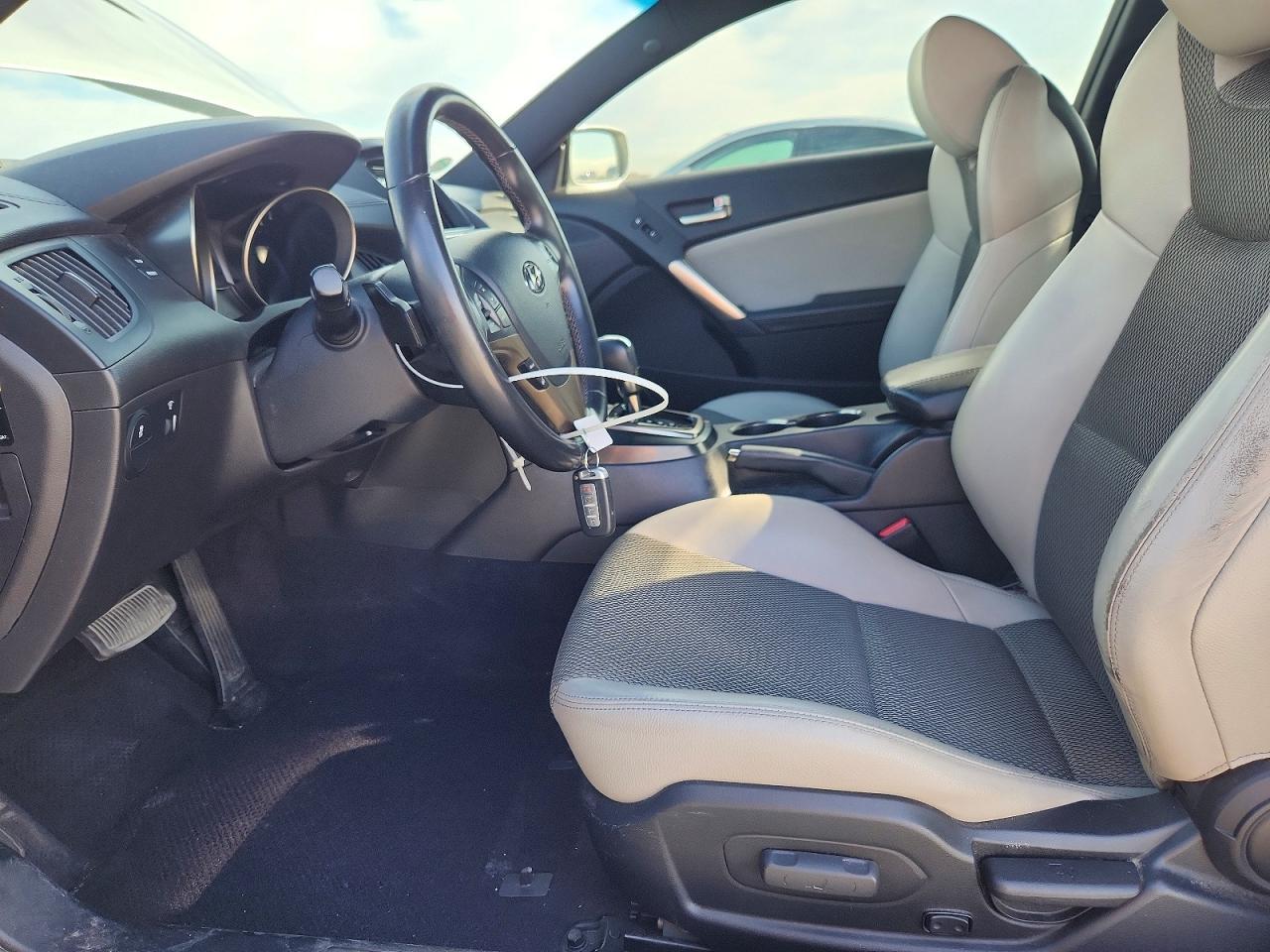 2013 HYUNDAI GENESIS