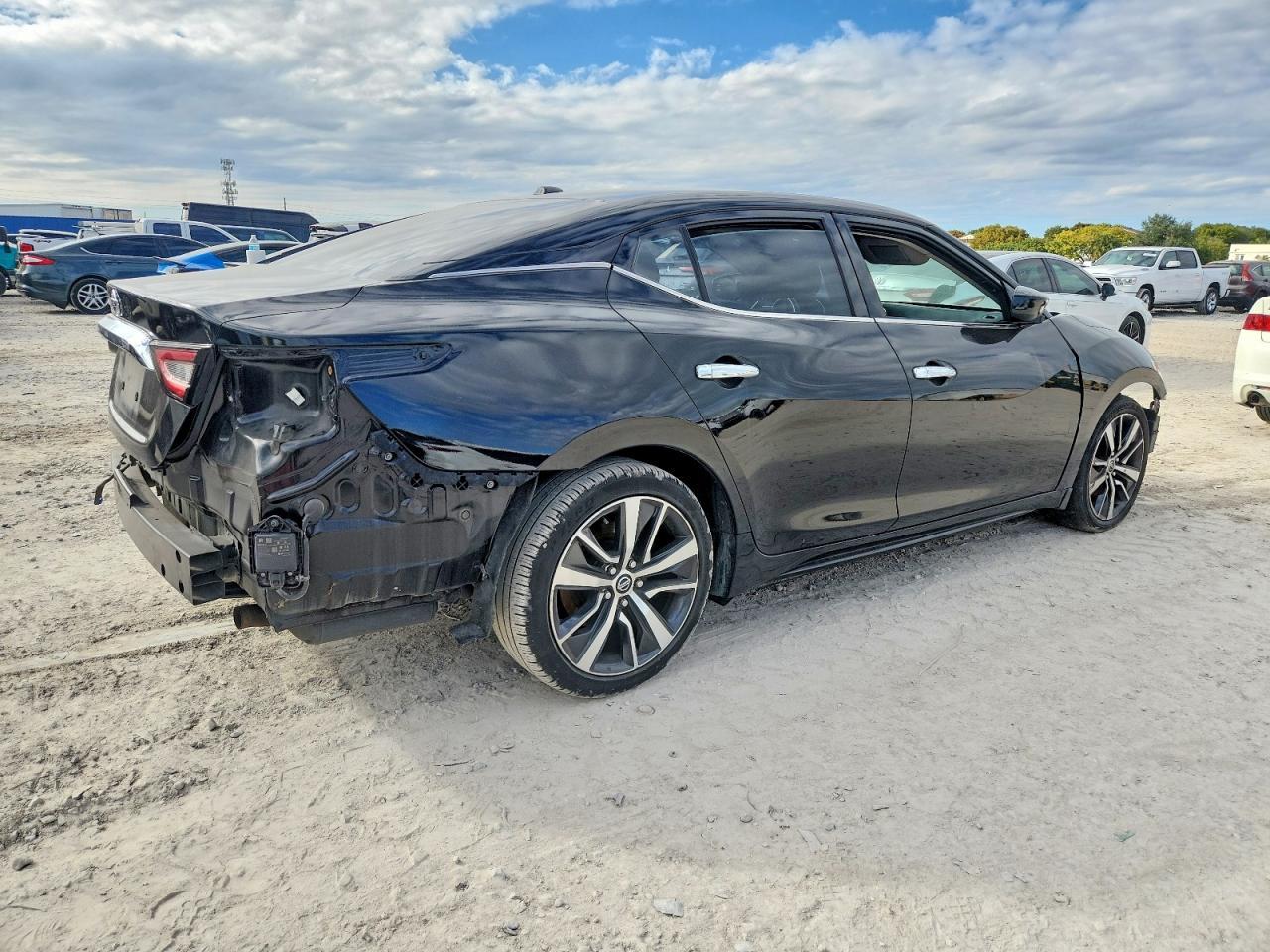 2020 NISSAN Maxima
