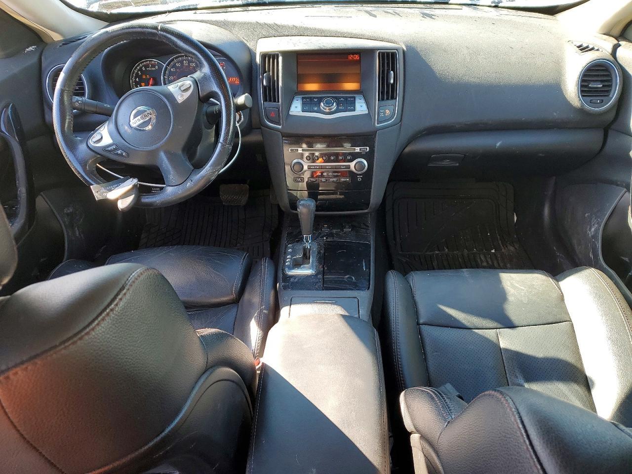 2010 NISSAN Maxima