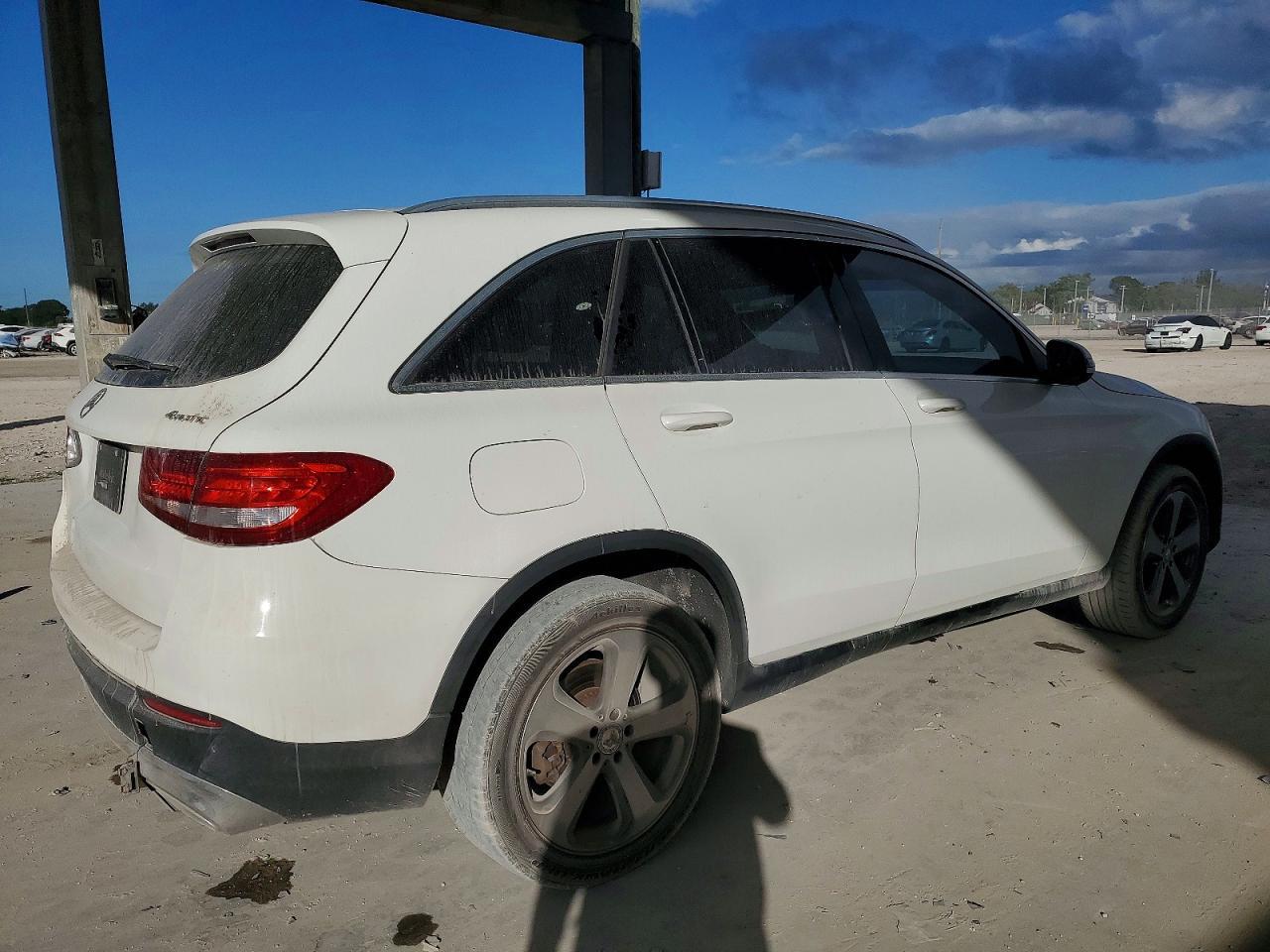 2017 MERCEDES-BENZ GLC-Class