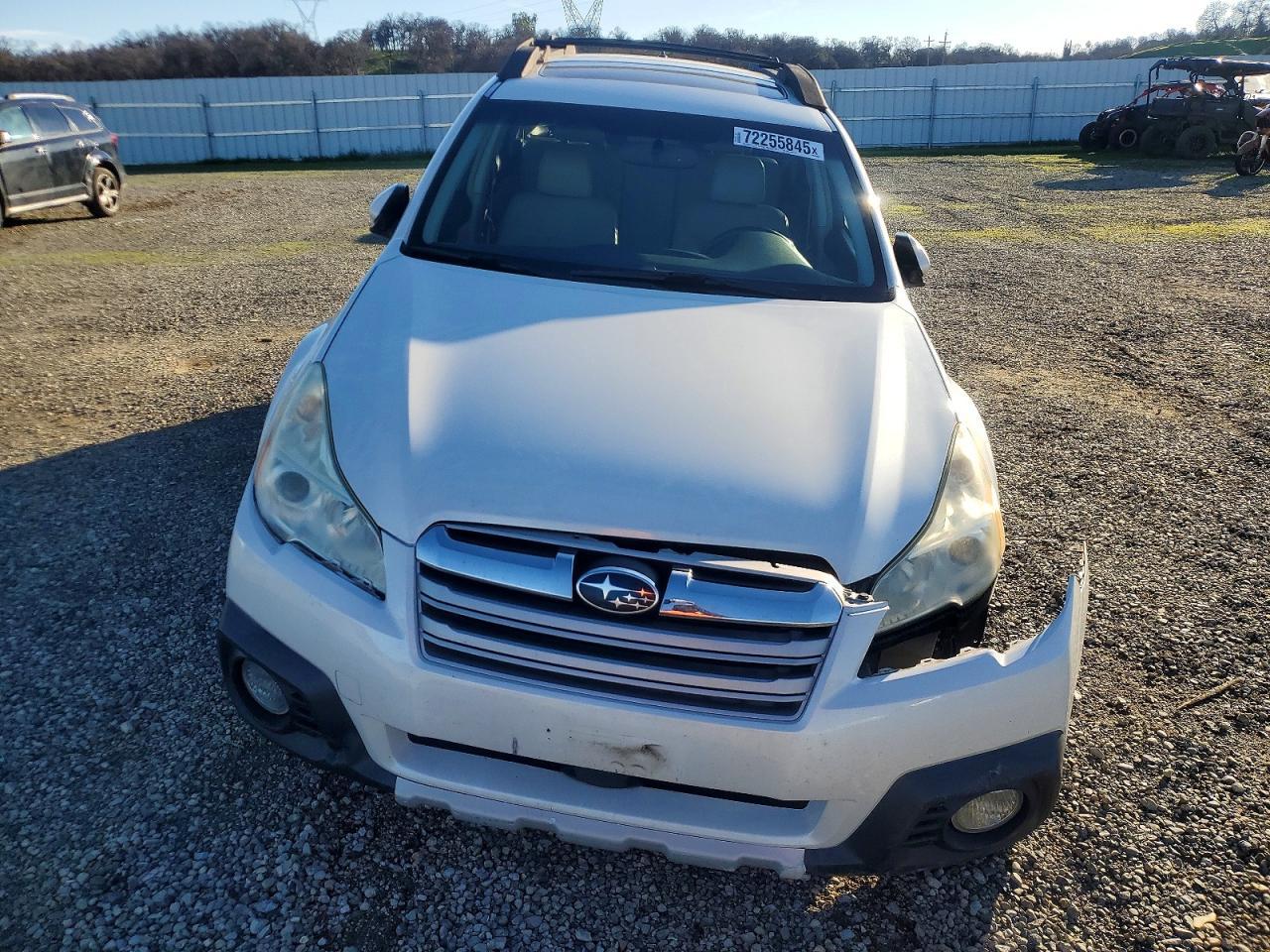2013 SUBARU Outback