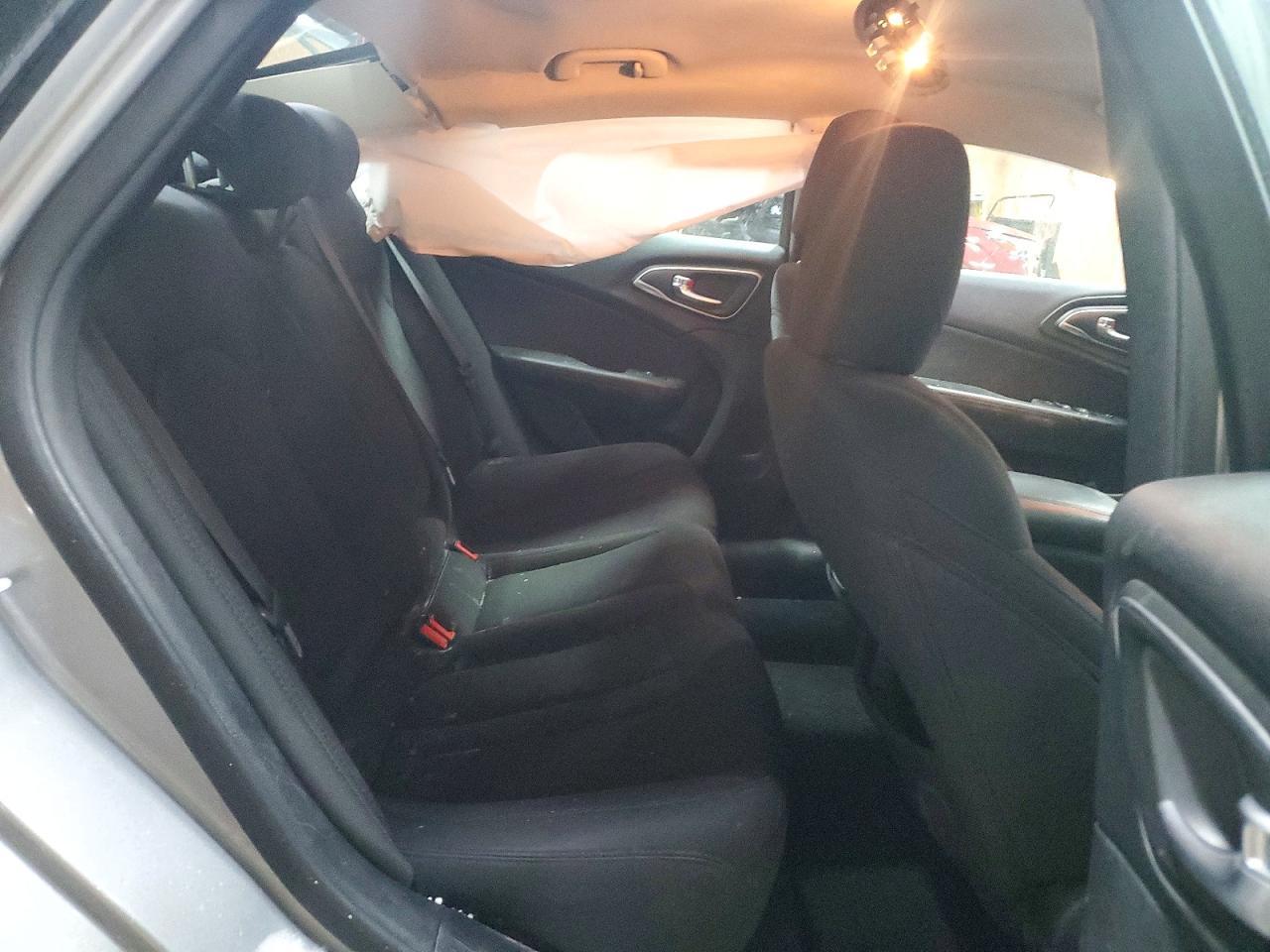 2015 CHRYSLER 200