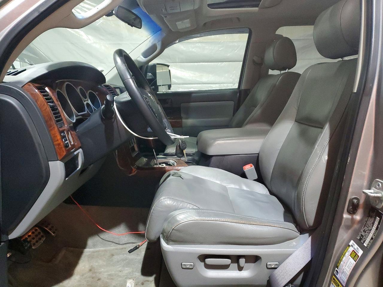 2008 TOYOTA Sequoia